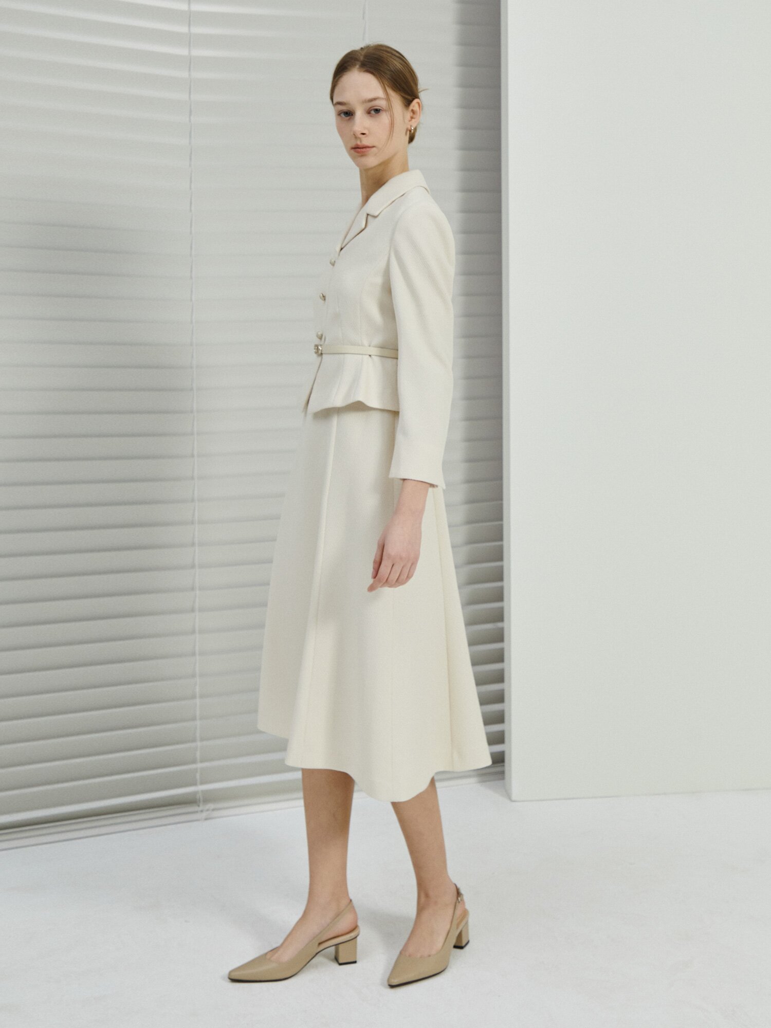 오픈 칼라 재킷 플레어 원피스 (LIGHT BEIGE)