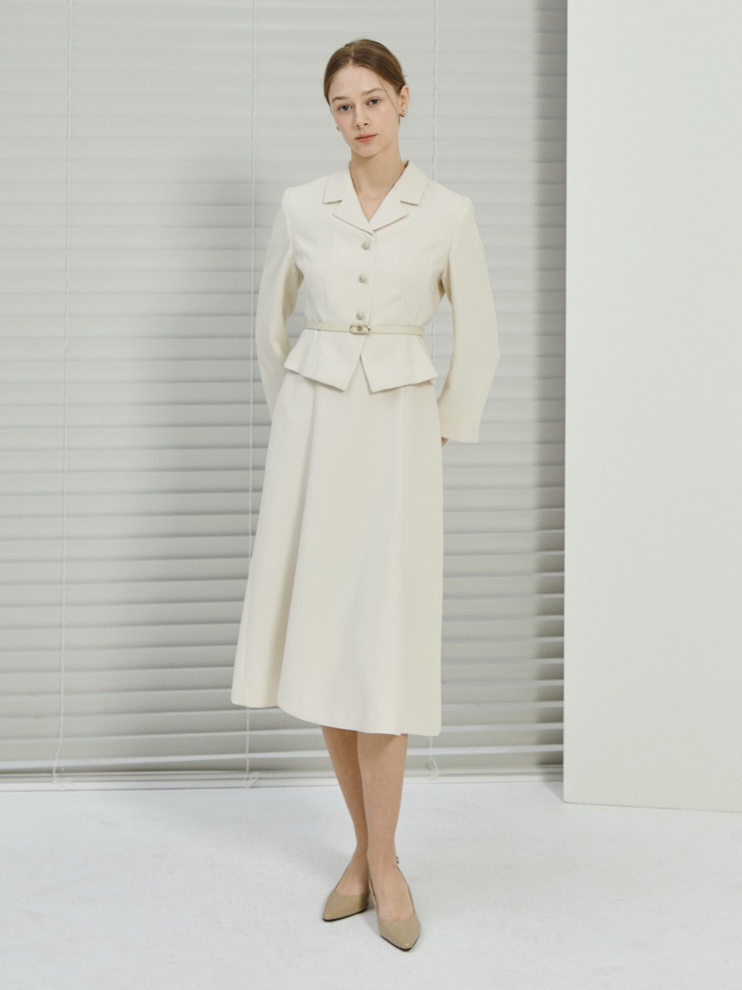 오픈 칼라 재킷 플레어 원피스 (LIGHT BEIGE)