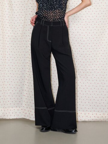 스티치 포인트 핀턱와이드팬츠 블랙