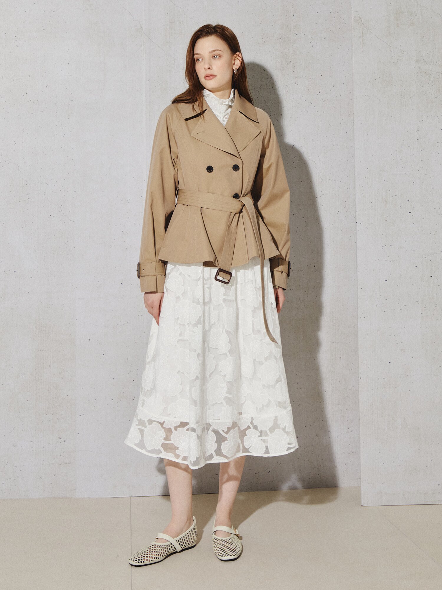 클래식 벨티드 플레어 숏 트렌치 (BEIGE)