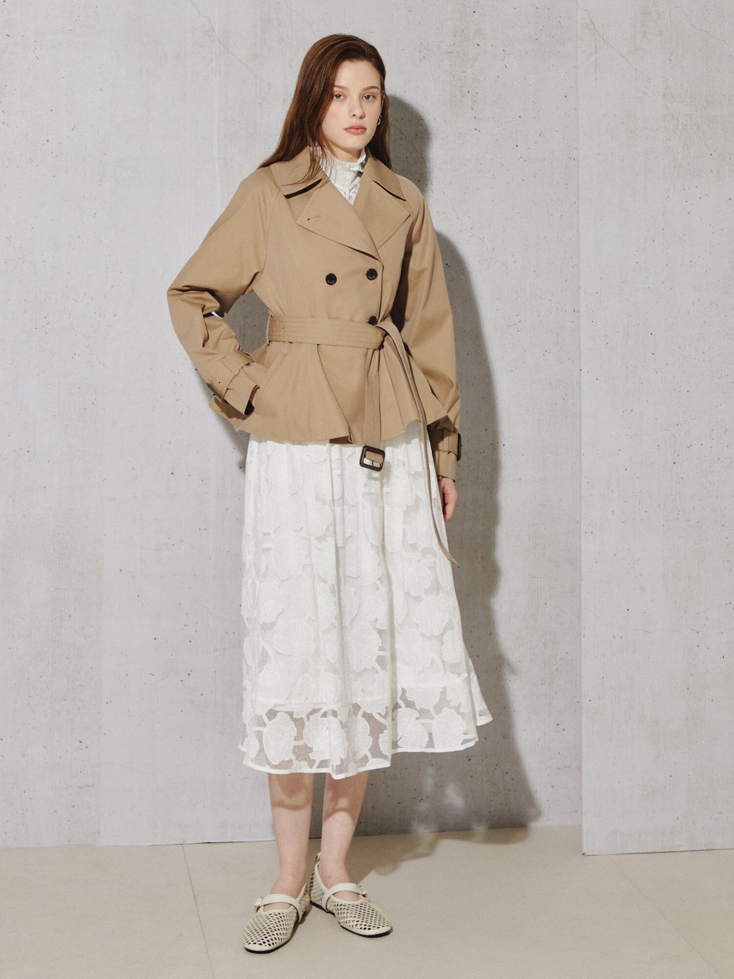 클래식 벨티드 플레어 숏 트렌치 (BEIGE)