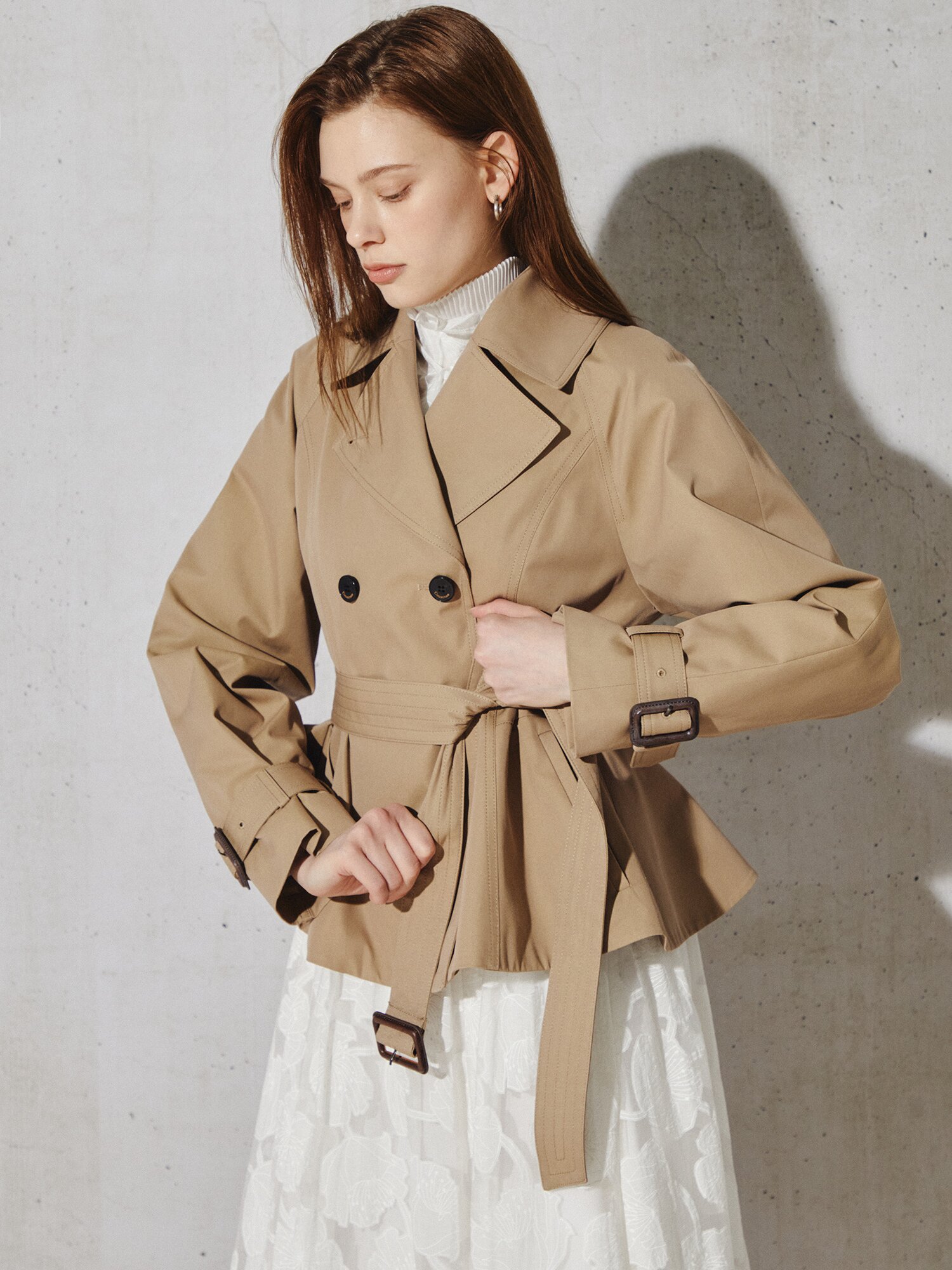 클래식 벨티드 플레어 숏 트렌치 (BEIGE)