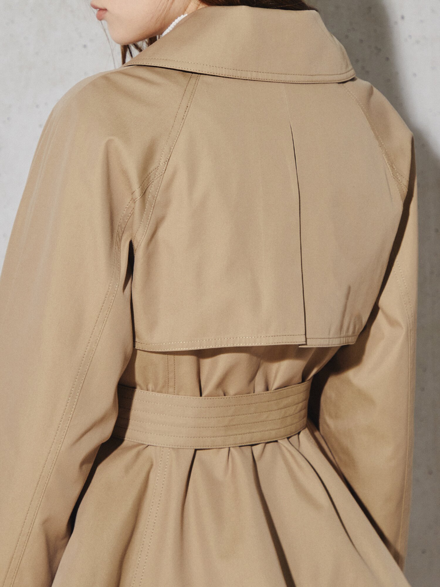 클래식 벨티드 플레어 숏 트렌치 (BEIGE)
