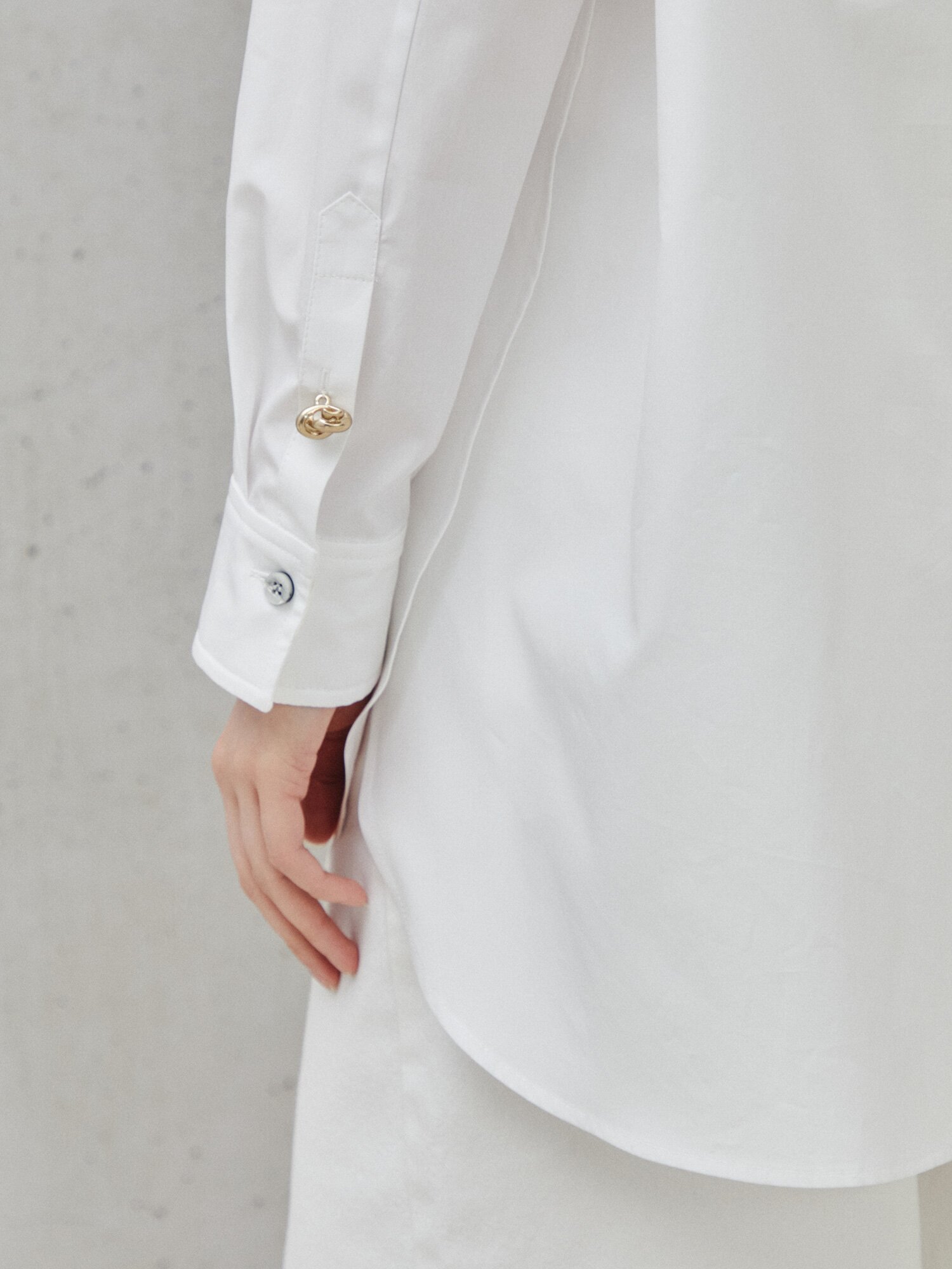 시그니처 레터링 포인트 오버 셔츠 (WHITE)