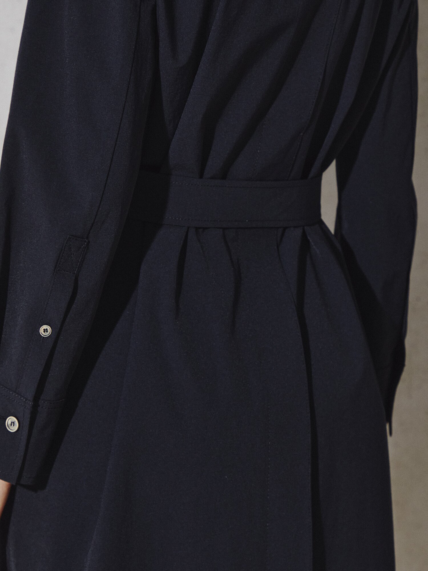 모노 실루엣 트렌치 셔츠 원피스 (DARK NAVY)