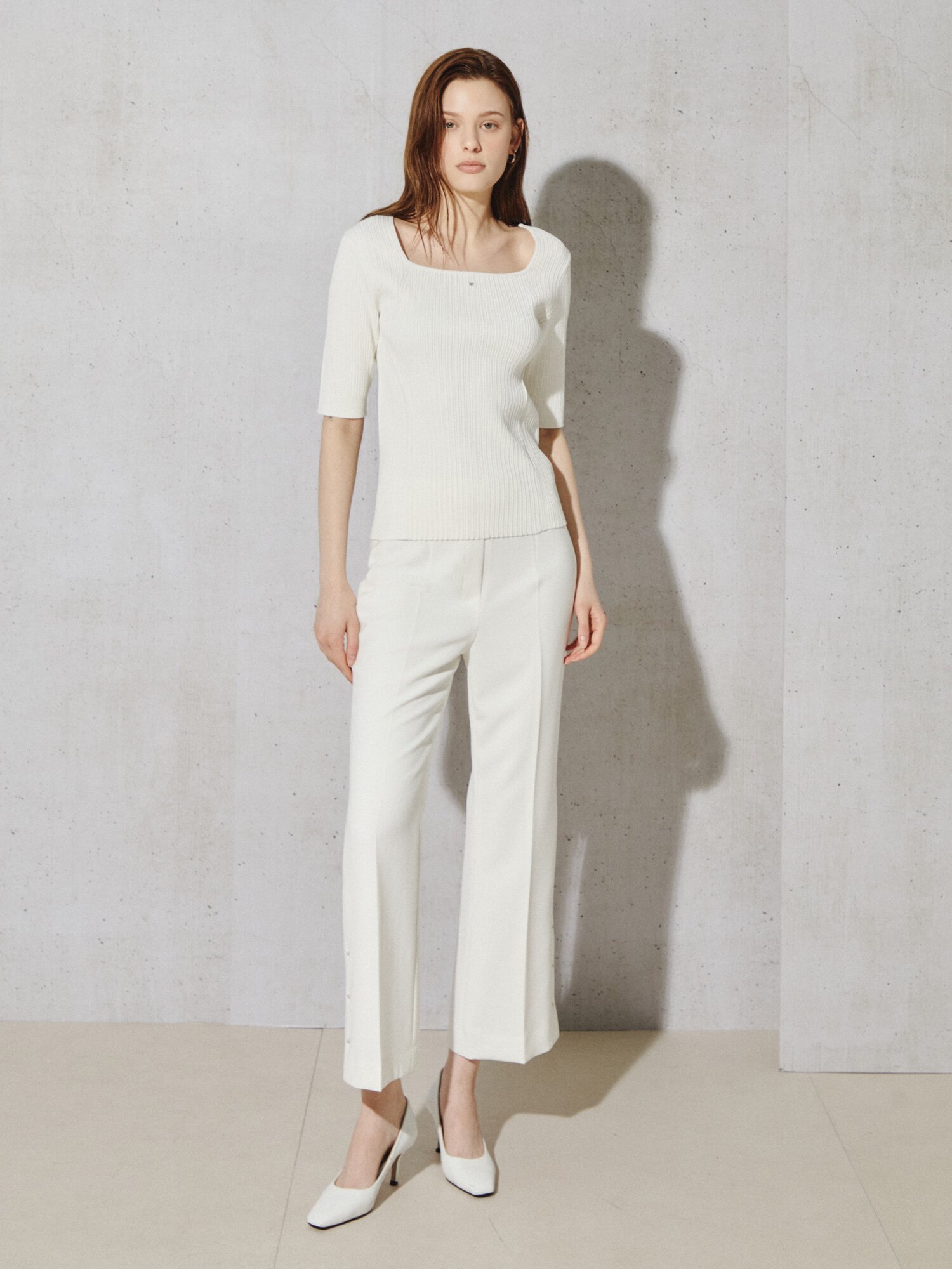 슬림 리브드 스퀘어넥 니트 풀오버 (IVORY)