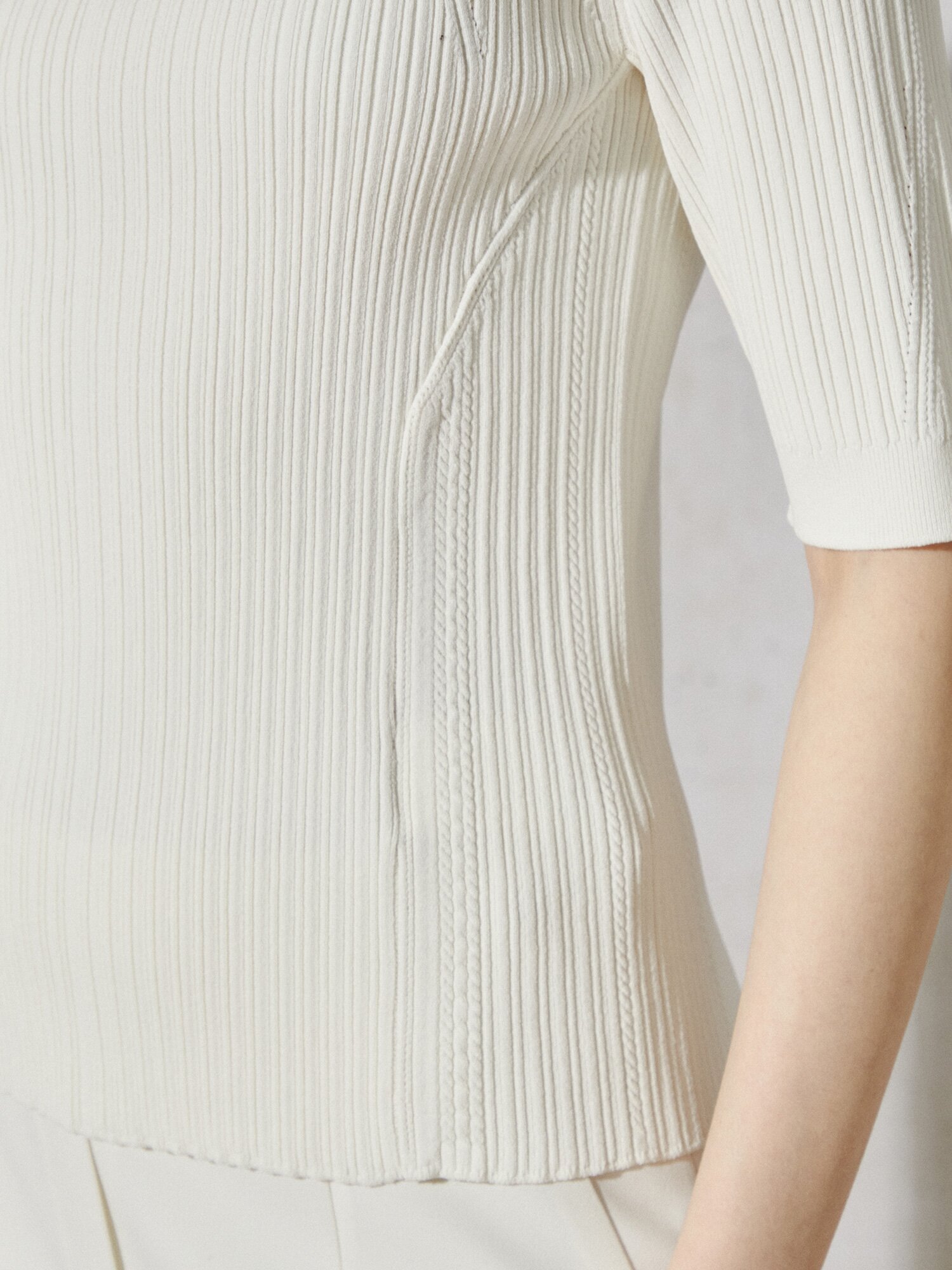 슬림 리브드 스퀘어넥 니트 풀오버 (IVORY)