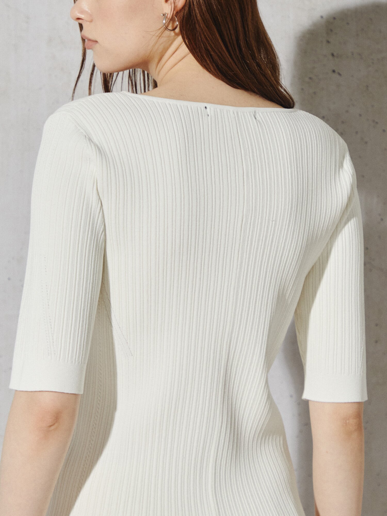 슬림 리브드 스퀘어넥 니트 풀오버 (IVORY)