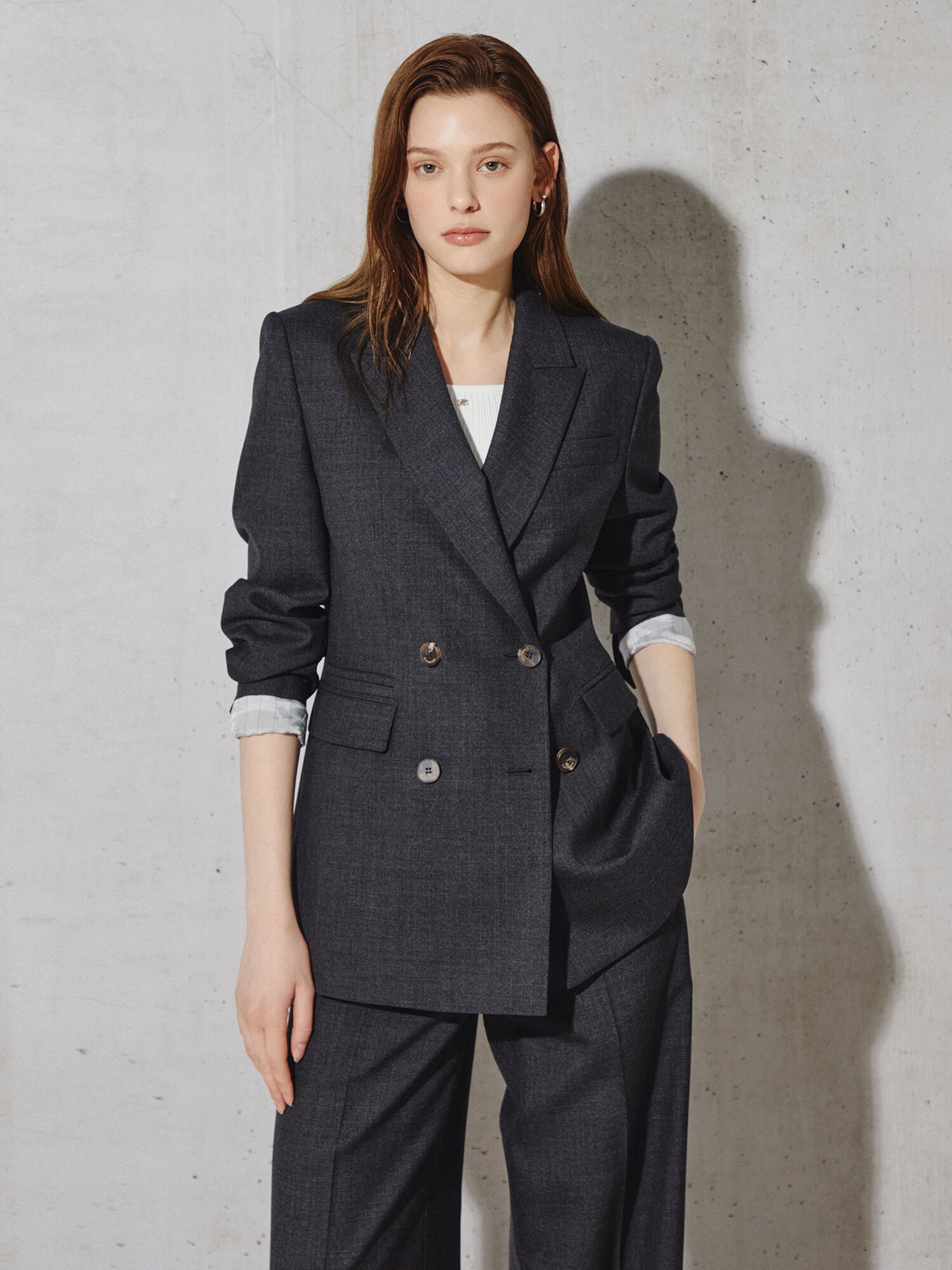 포멀 컨투어 더블 테일러드 재킷 (DARK GREY)