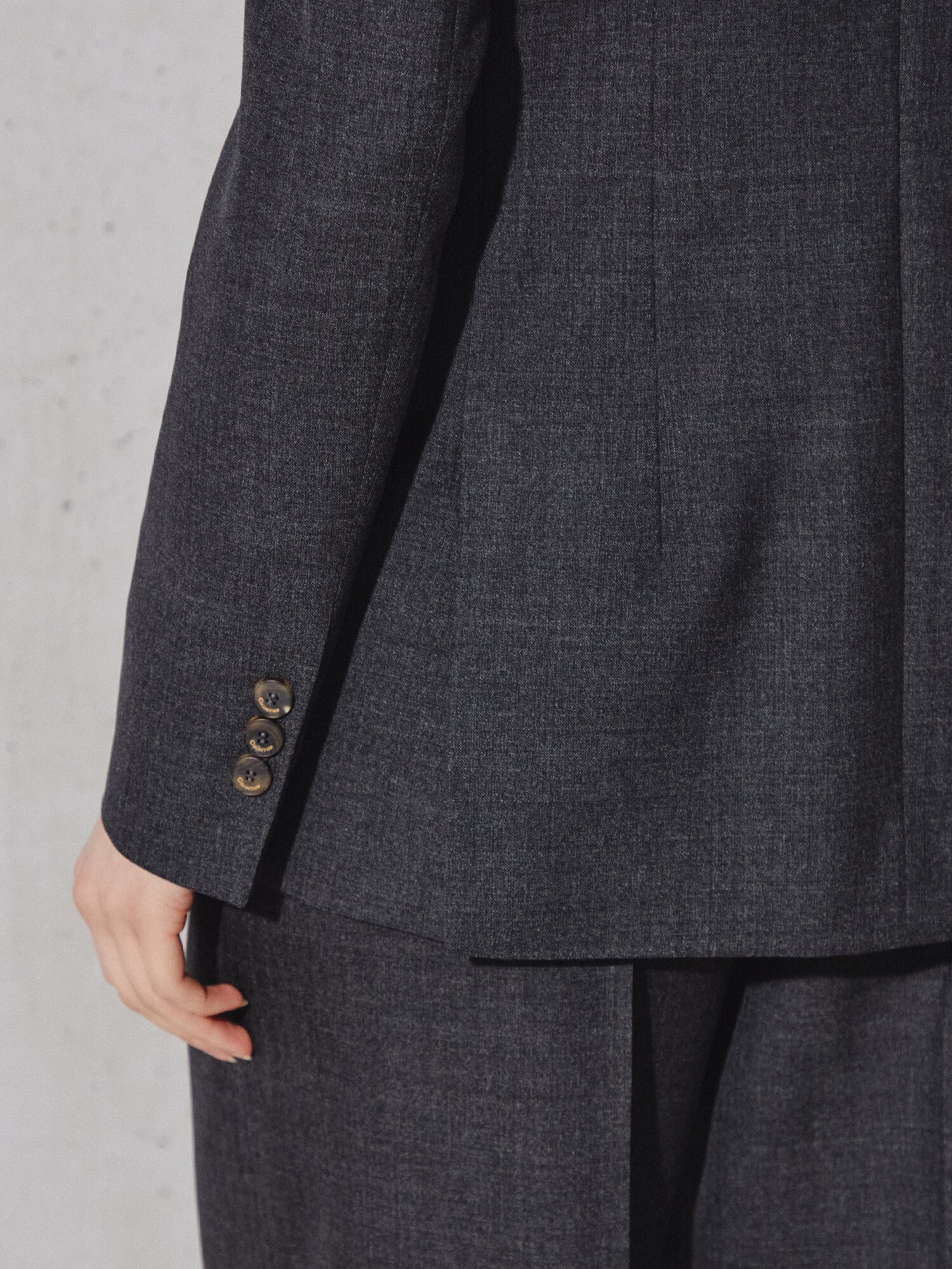 포멀 컨투어 더블 테일러드 재킷 (DARK GREY)