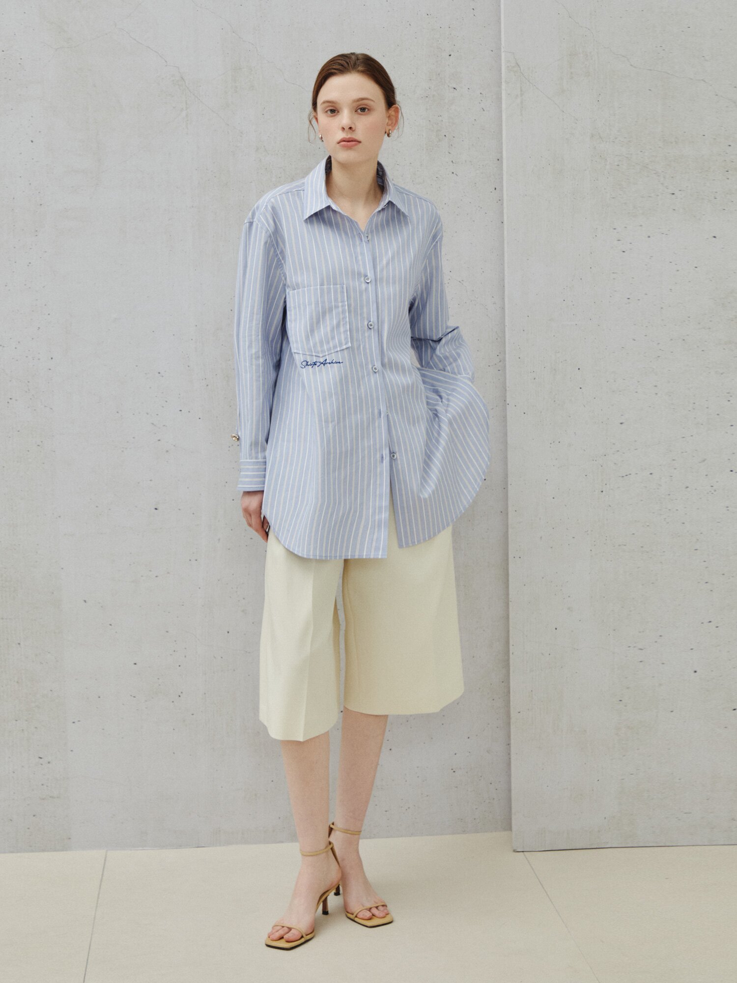 시그니처 레터링 포인트 오버 셔츠 (STRIPE BLUE)