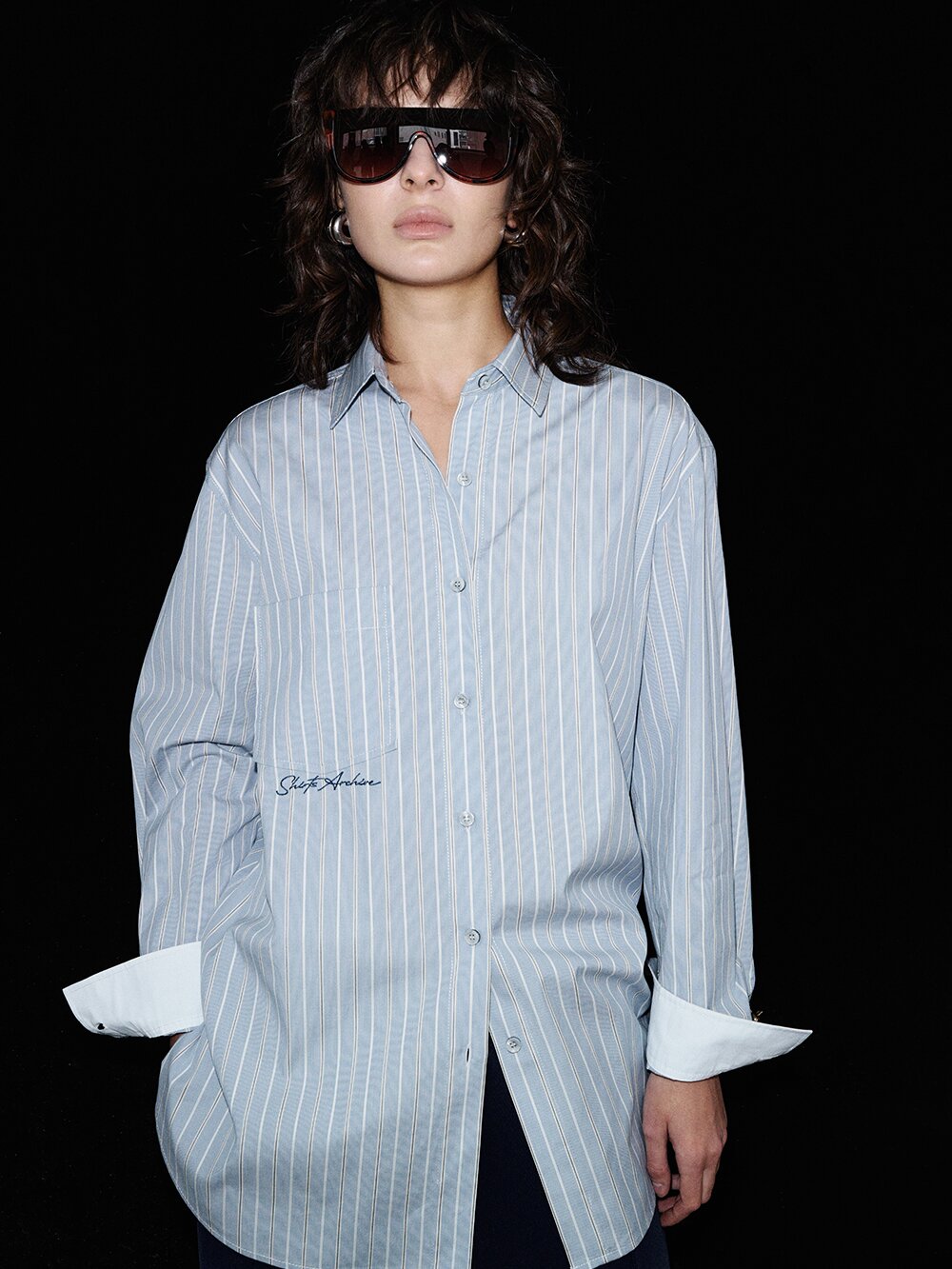 시그니처 레터링 포인트 오버 셔츠 (STRIPE BLUE)