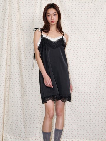 리본숄더 사틴 레이스 미니원피스 블랙