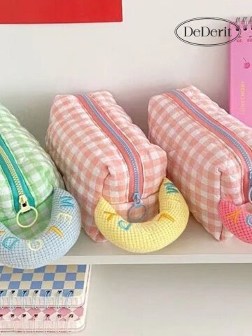 데데리트 파스텔 체크 핸디 누빔 손잡이 파우치 필통 다용도 수납 생리대 화장품