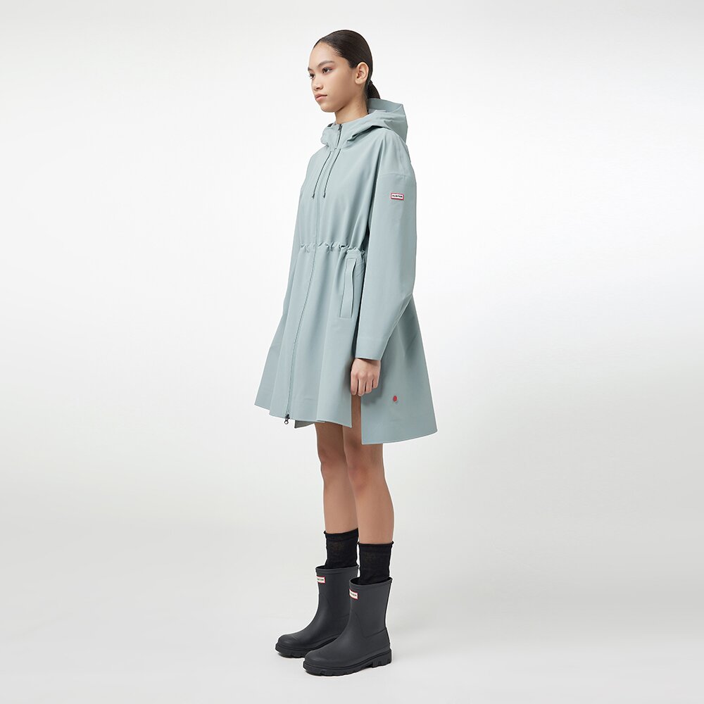 [WOMEN] 플레이 에센셜 웨더 자켓 - 라이트카키 HEW0004AJZLKH