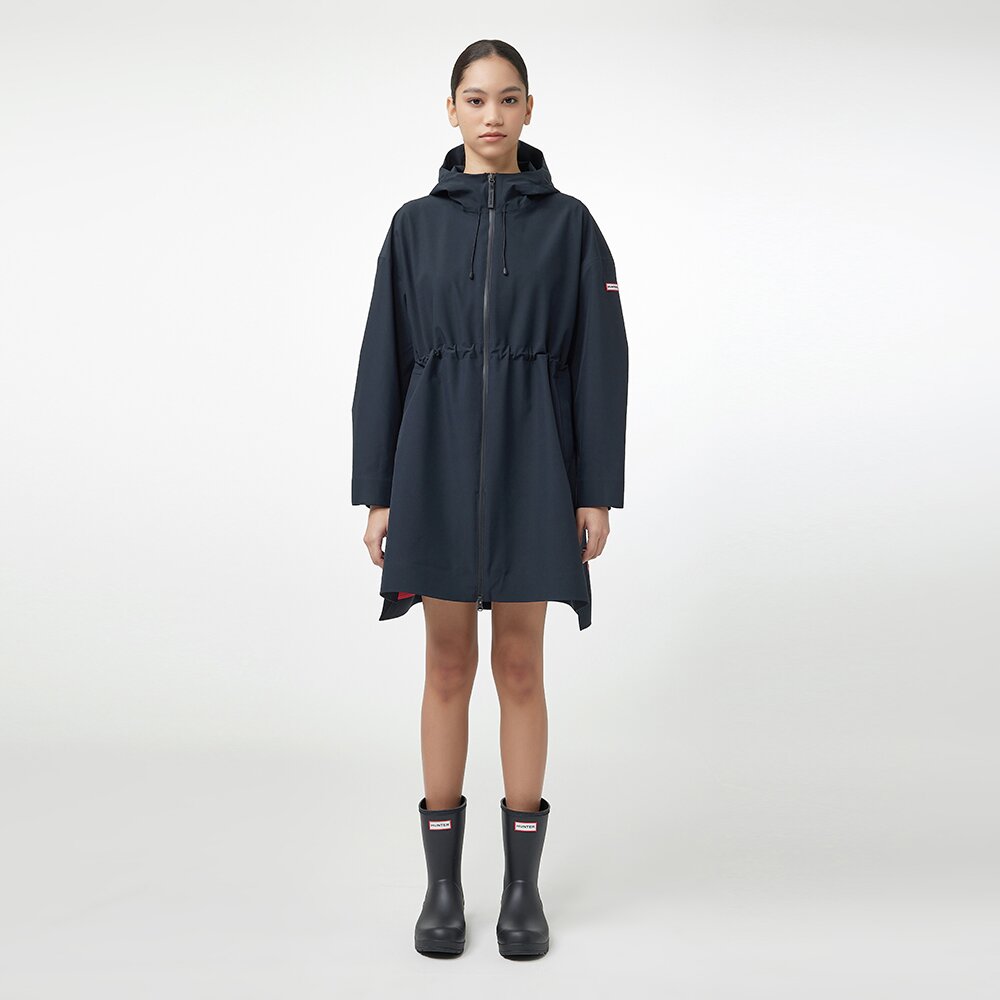 [WOMEN] 플레이 에센셜 웨더 자켓 - 블랙 HEW0004AJZBLK