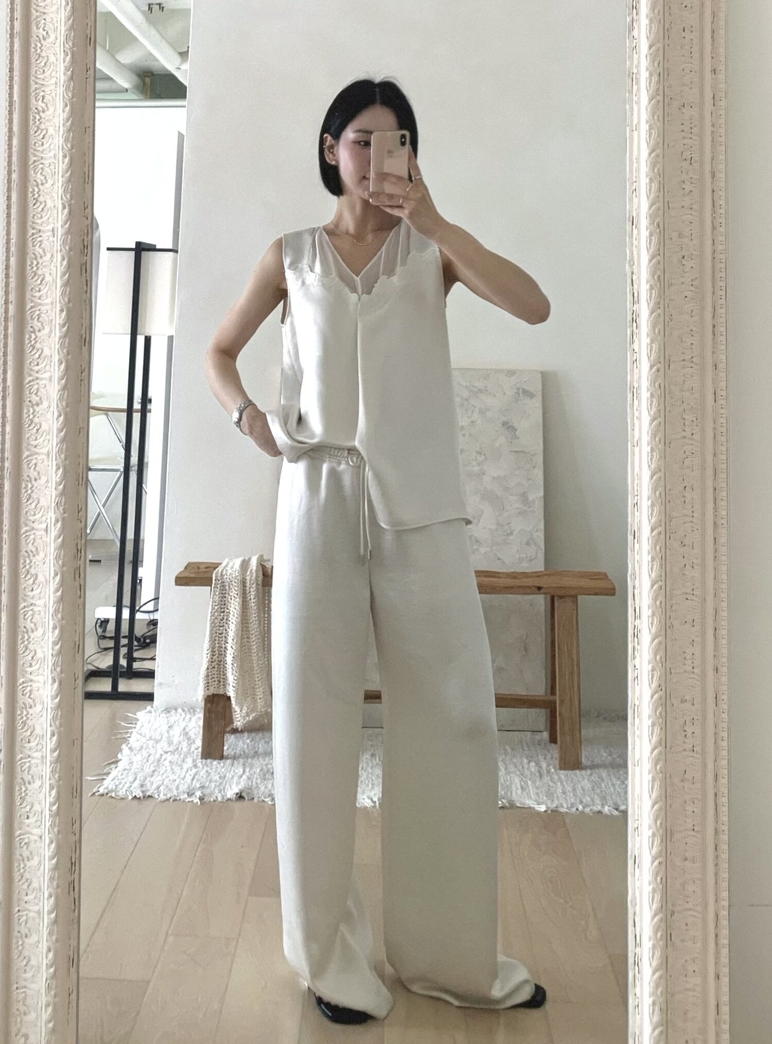 메탈 장식 스트링 밴딩 와이드 팬츠 (BEIGE)