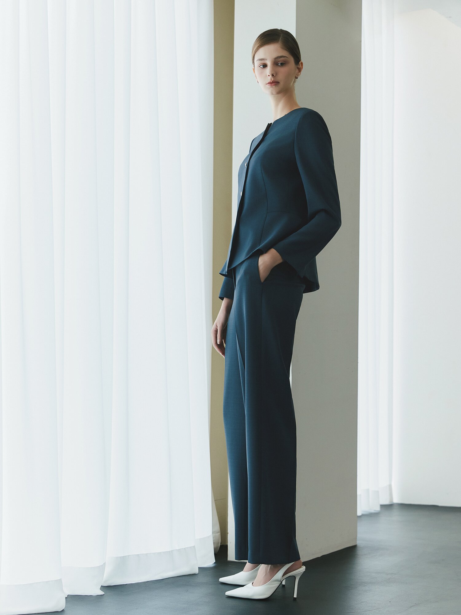 메탈 장식 세미 부츠컷 팬츠 (MELANGE NAVY)