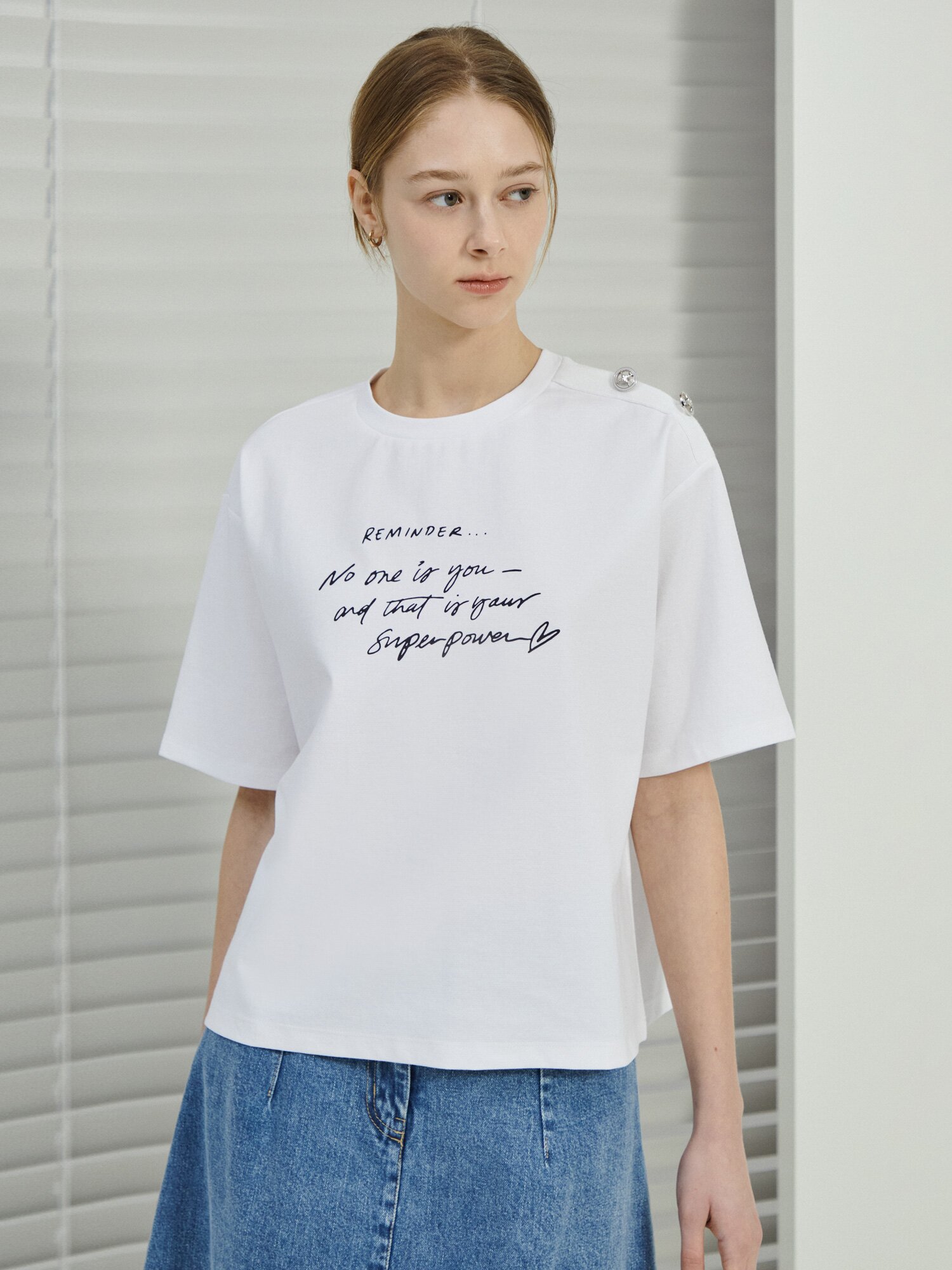 루즈핏 코튼 숄더 버튼 티셔츠 (IVORY)