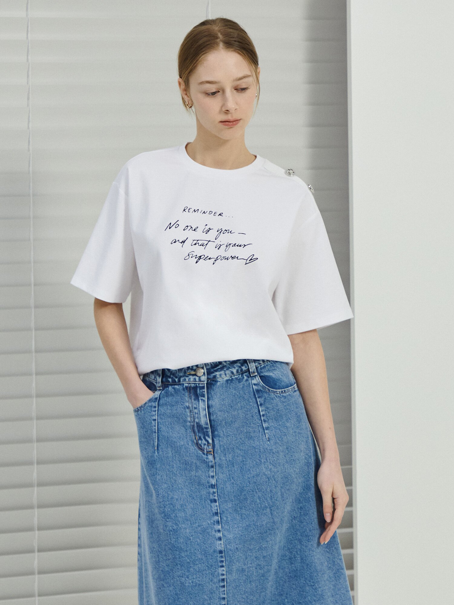 루즈핏 코튼 숄더 버튼 티셔츠 (IVORY)