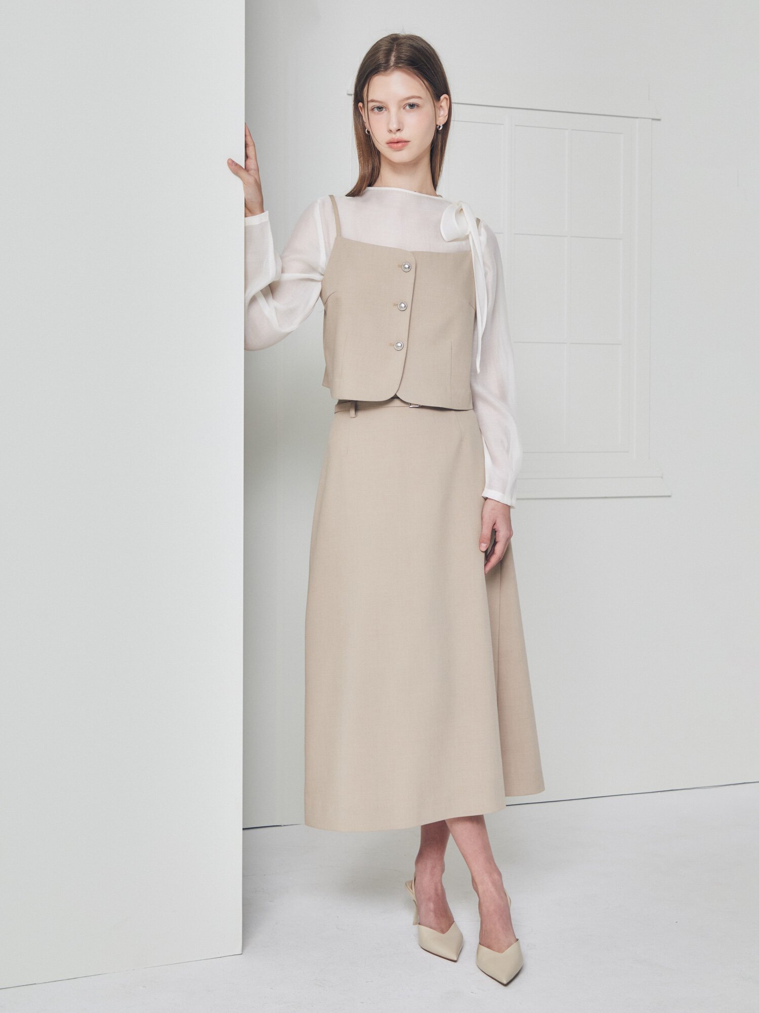 뷔스티에 탑 + 벨티드 A라인 스커트 세트 (BEIGE)