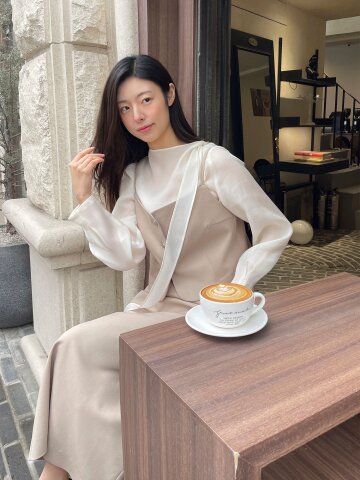 뷔스티에 탑 + 벨티드 A라인 스커트 세트 