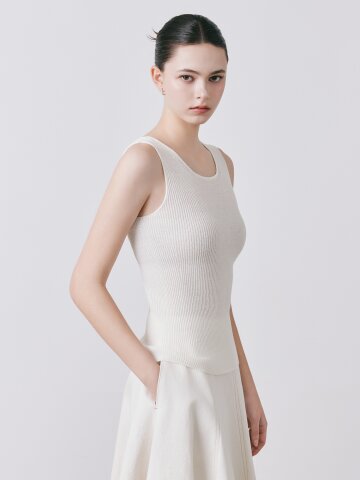 코튼 홀가먼트 슬리브리스 니트 