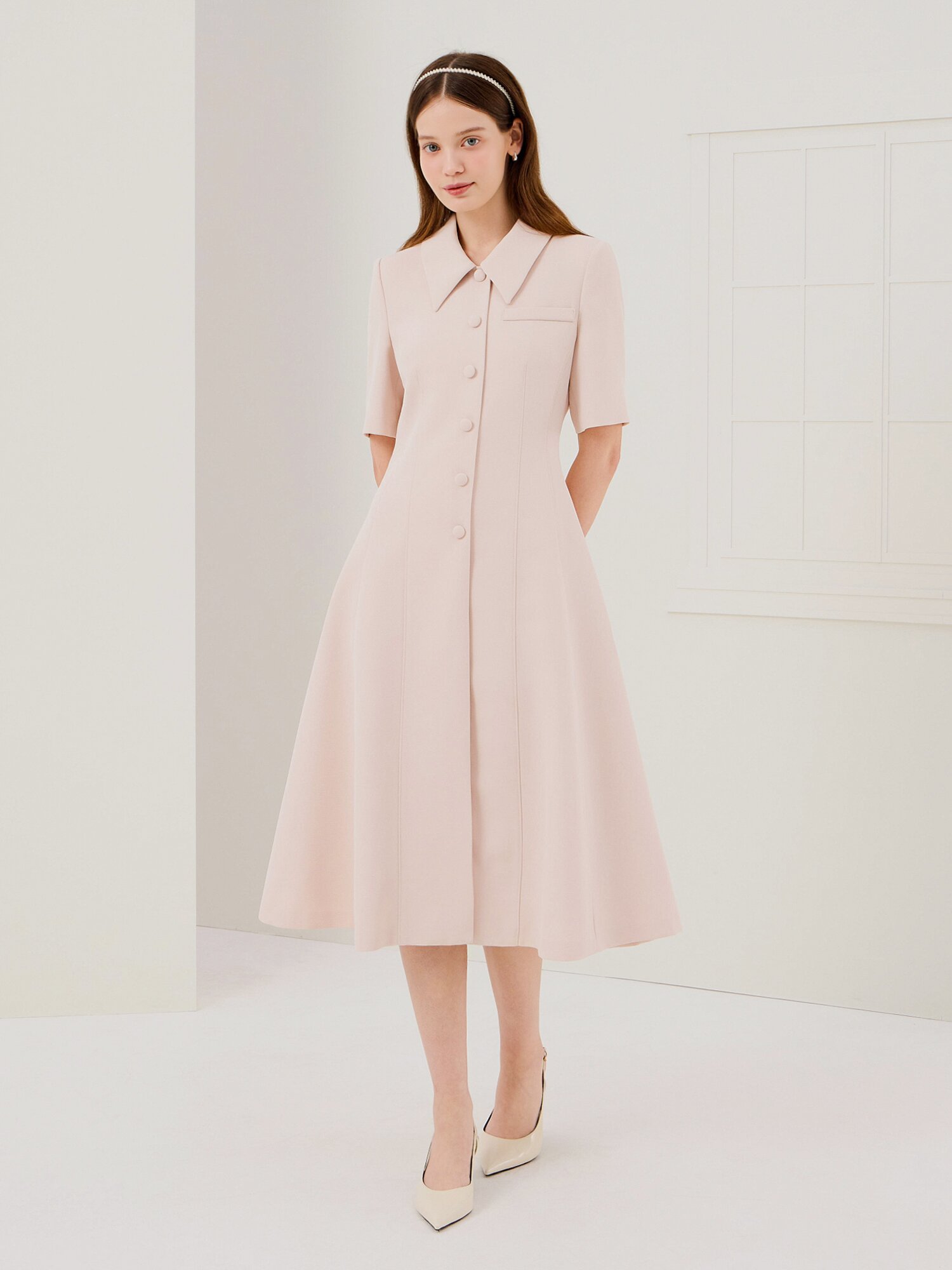 커버드 버튼 칼라 플레어 원피스 (PALE BEIGE)