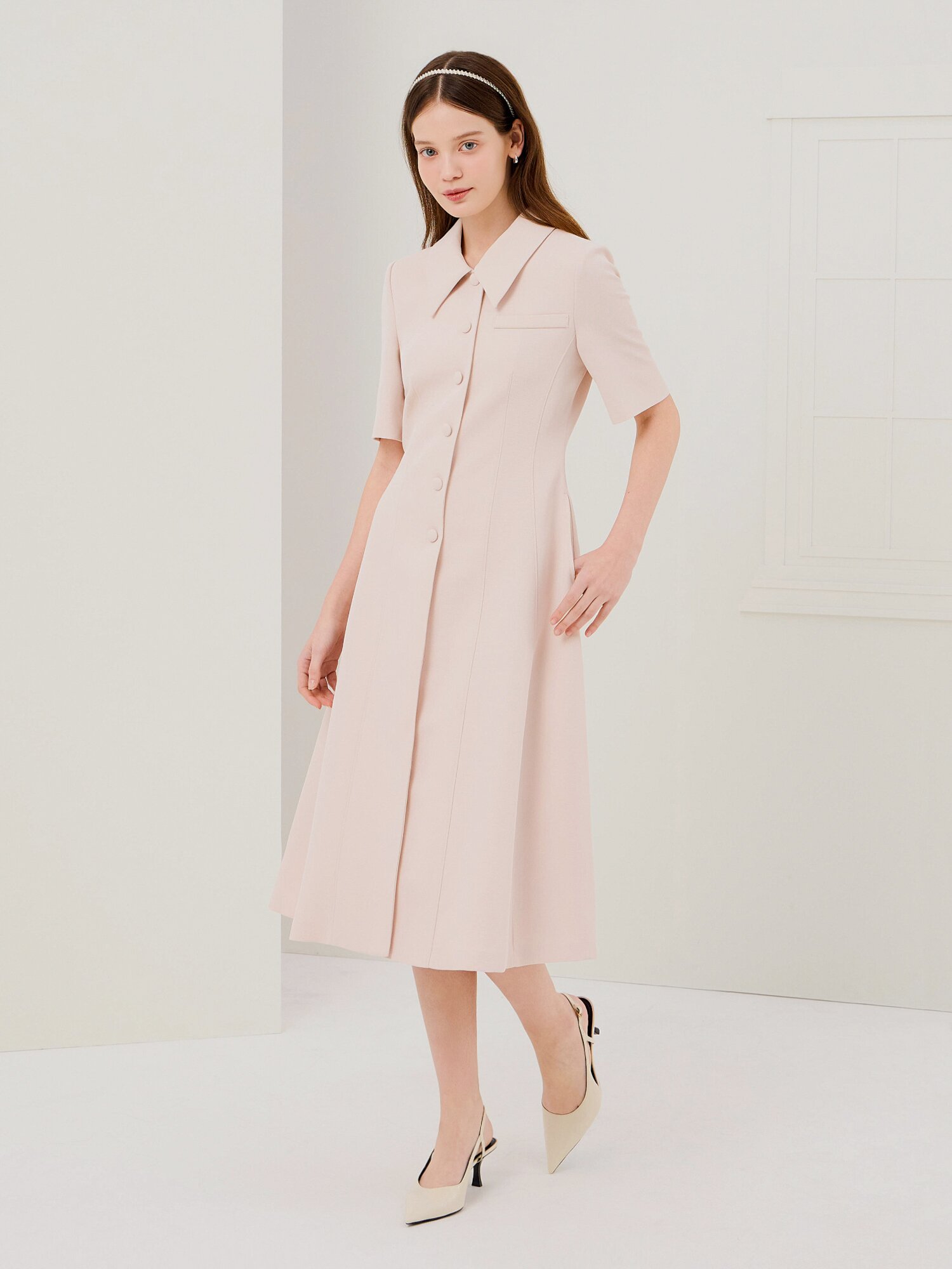 커버드 버튼 칼라 플레어 원피스 (PALE BEIGE)