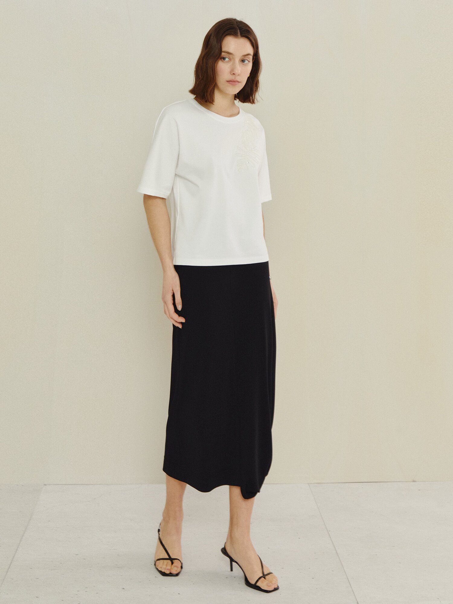 보타닉 비딩 포인트 코튼 티셔츠 (WHITE)