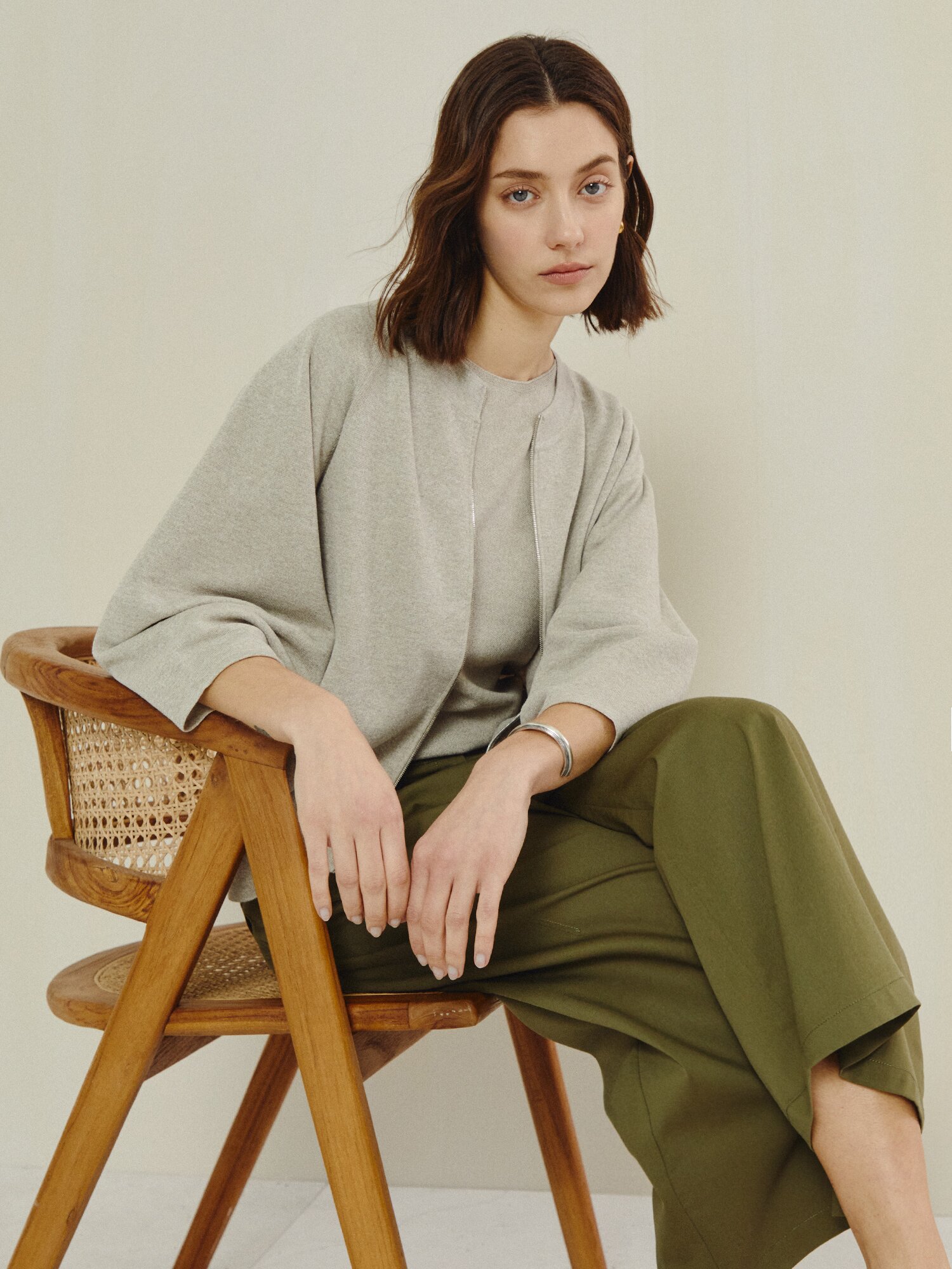 모던 아웃포켓 와이드 트라우저 (KHAKI)