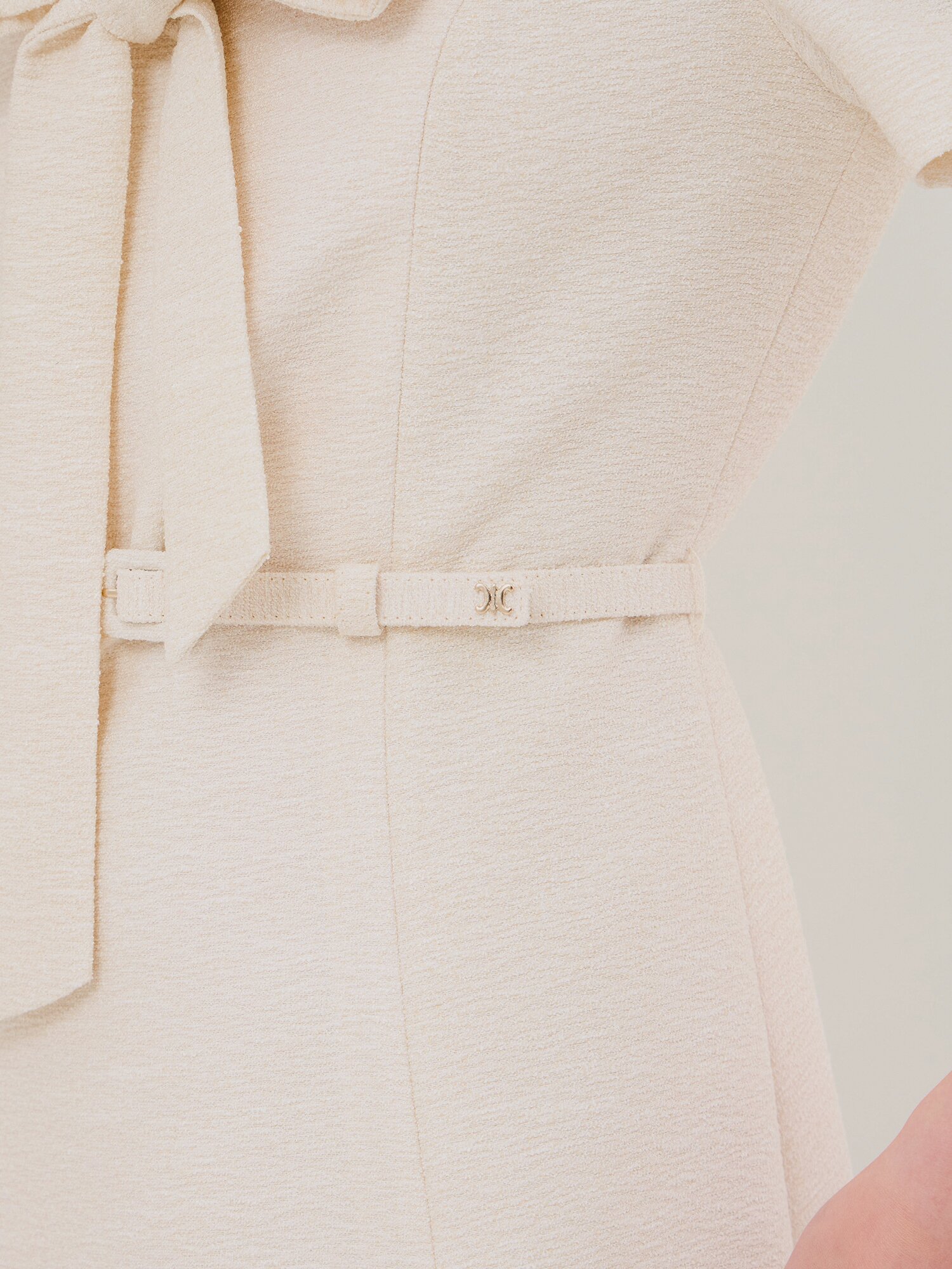 리본 라운드 칼라 플레어 원피스 (LIGHT BEIGE)