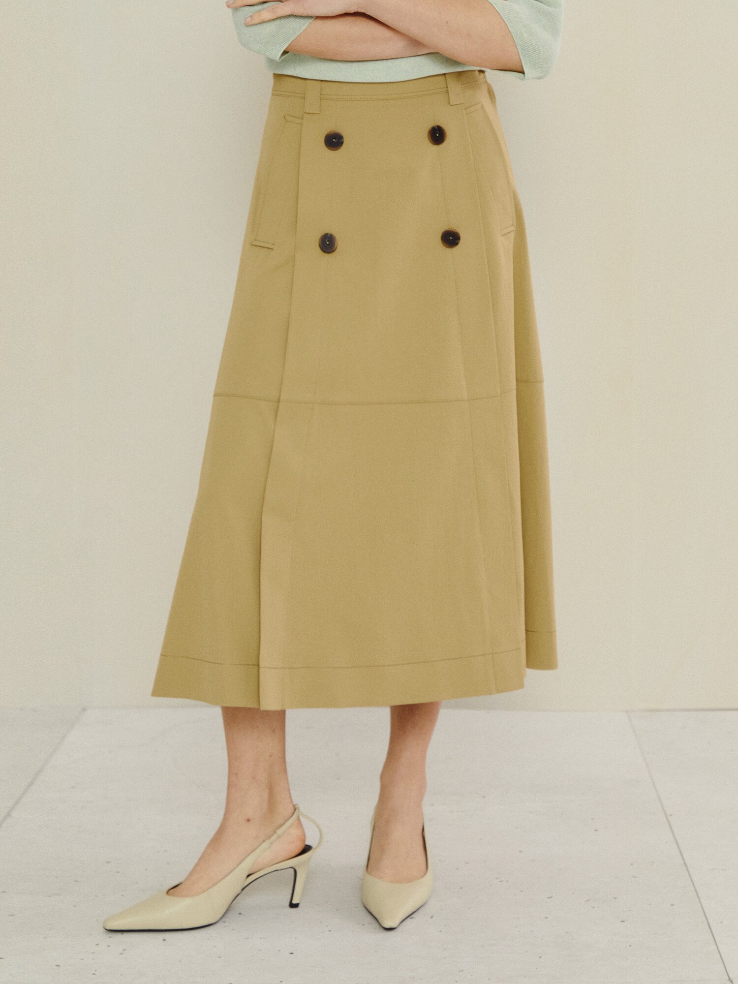 트렌치 더블 버튼 미디 스커트 (KHAKI BEIGE)