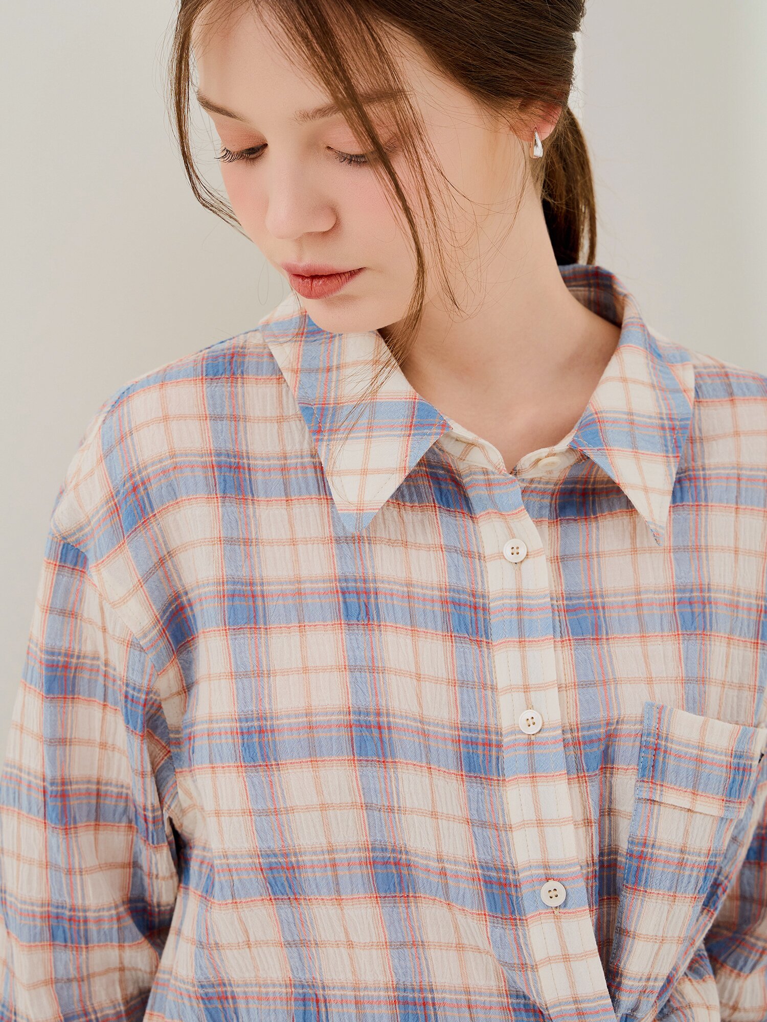 루즈핏 링클 체크 포켓 블라우스 (CHECK BLUE)