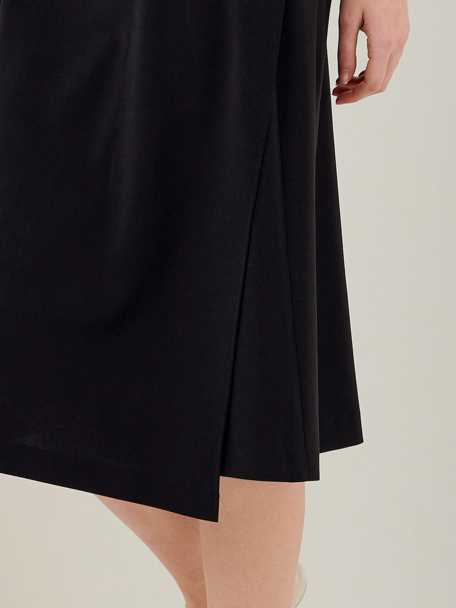 언밸런스 패널 A라인 스커트 (BLACK)