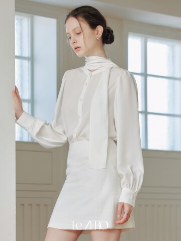 [2컬러] 르제로 셔링 타이 블라우스
