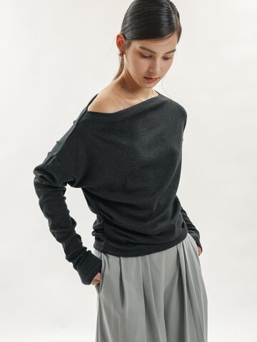 WD_Loose boat neck top_CHARCOAL