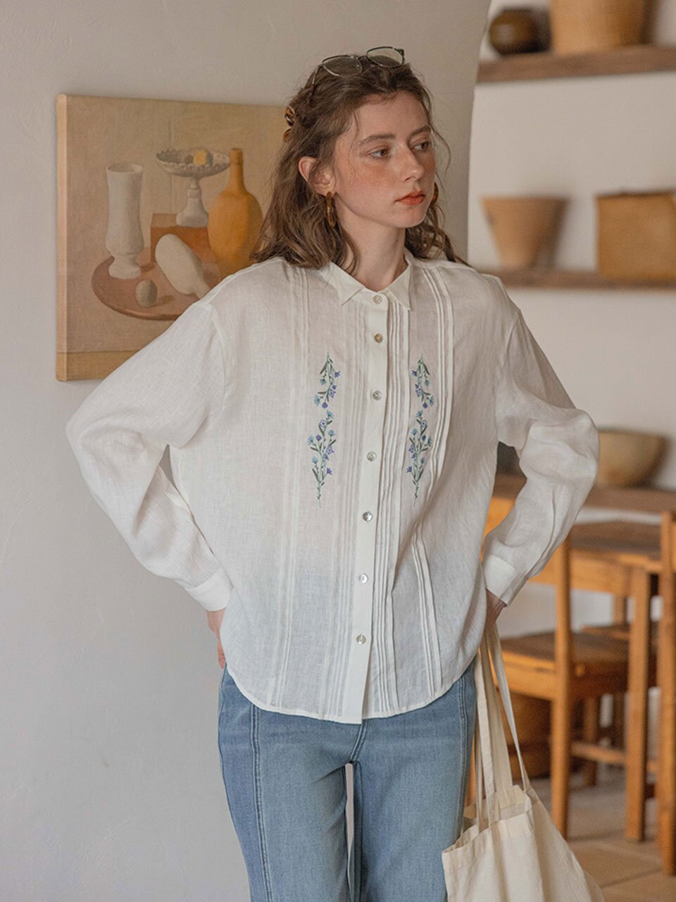 DA_Pointed collar blouse_2color