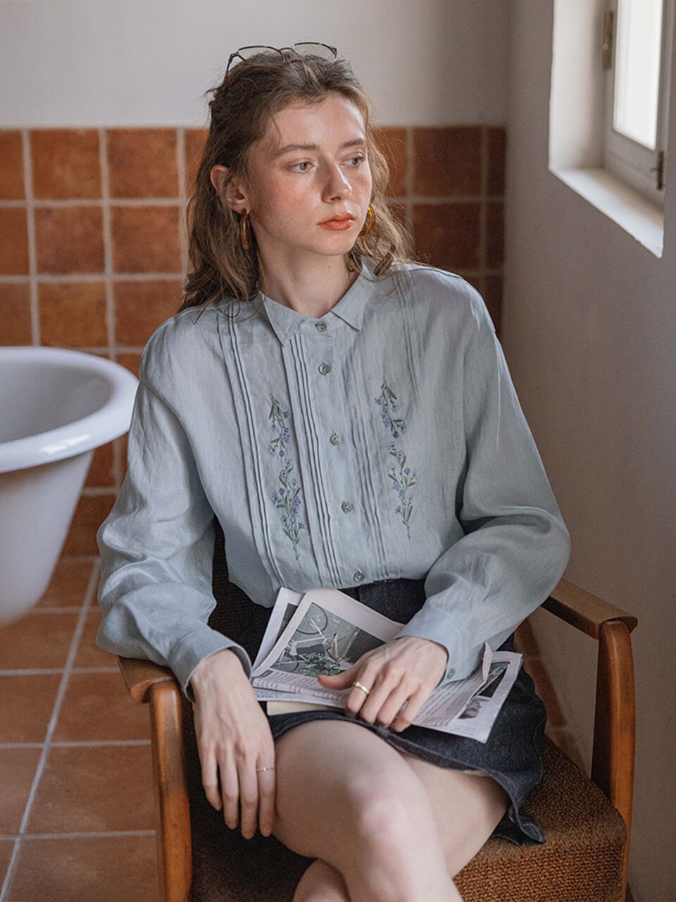 DA_Pointed collar blouse_2color