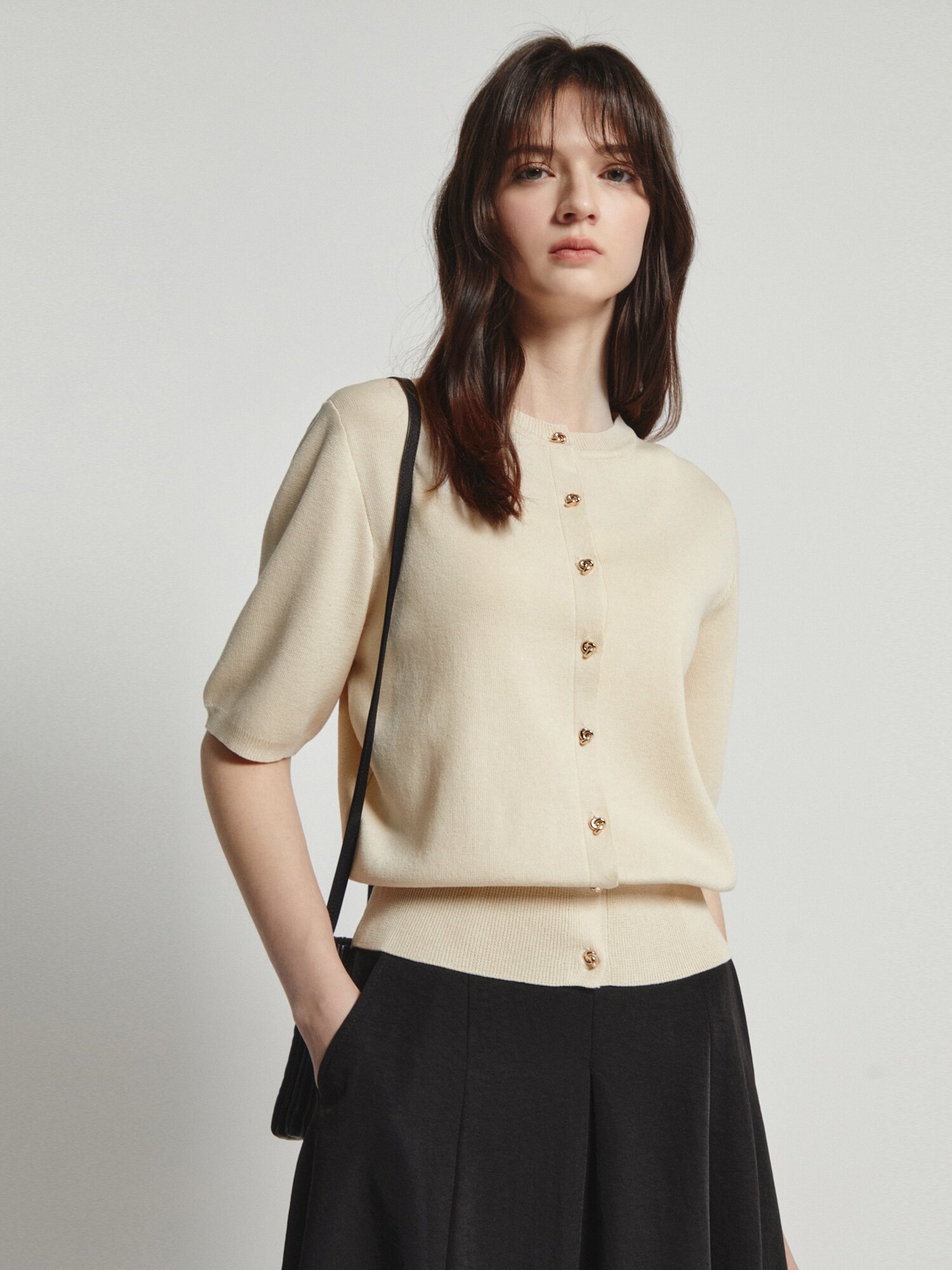 린넨 메탈 버튼 라운드넥 가디건 (CREAM)
