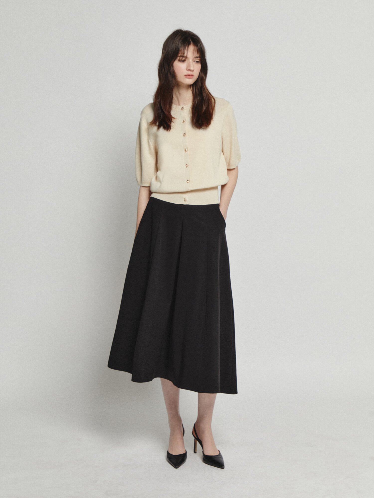 린넨 메탈 버튼 라운드넥 가디건 (CREAM)