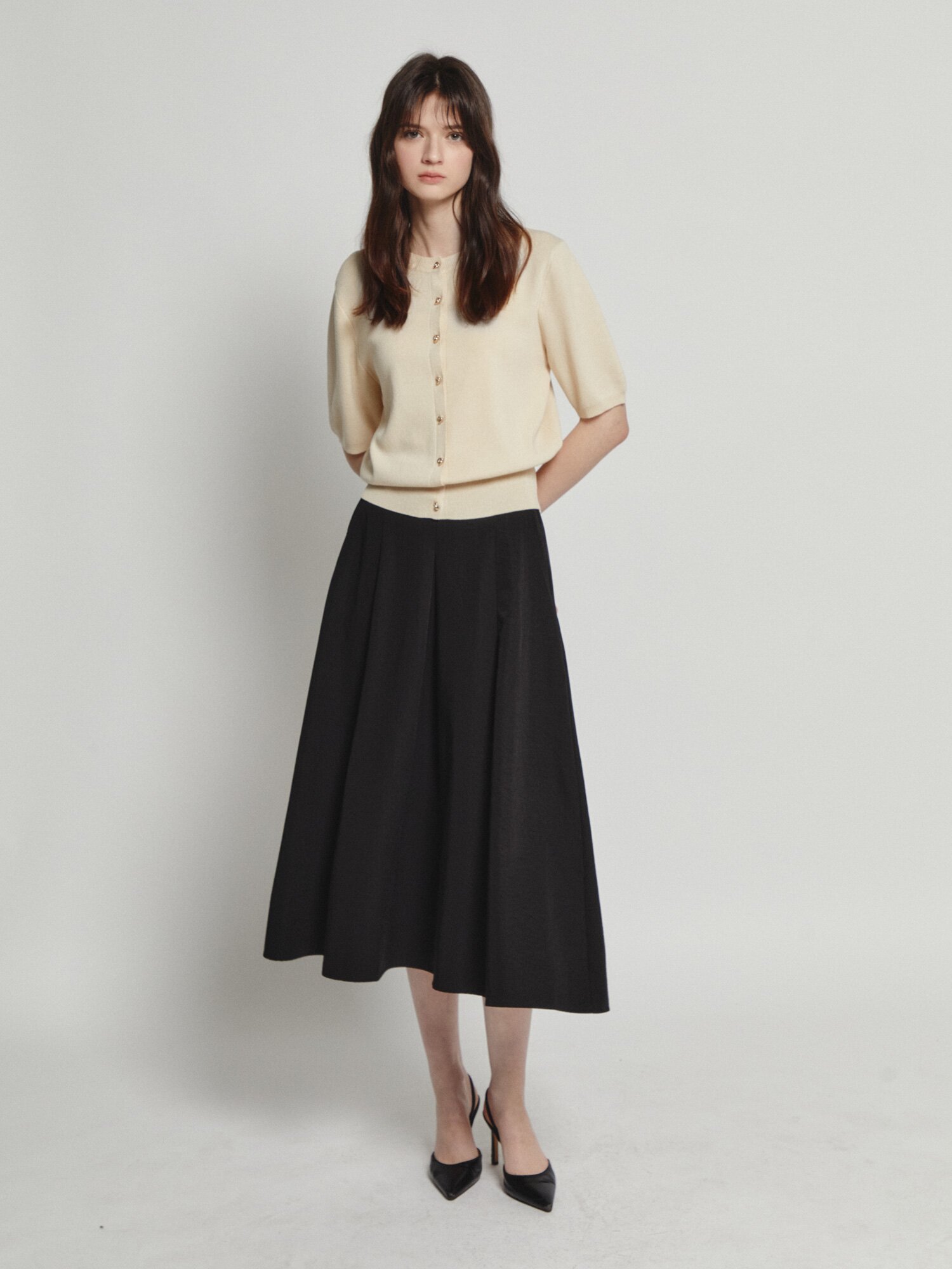 린넨 메탈 버튼 라운드넥 가디건 (CREAM)