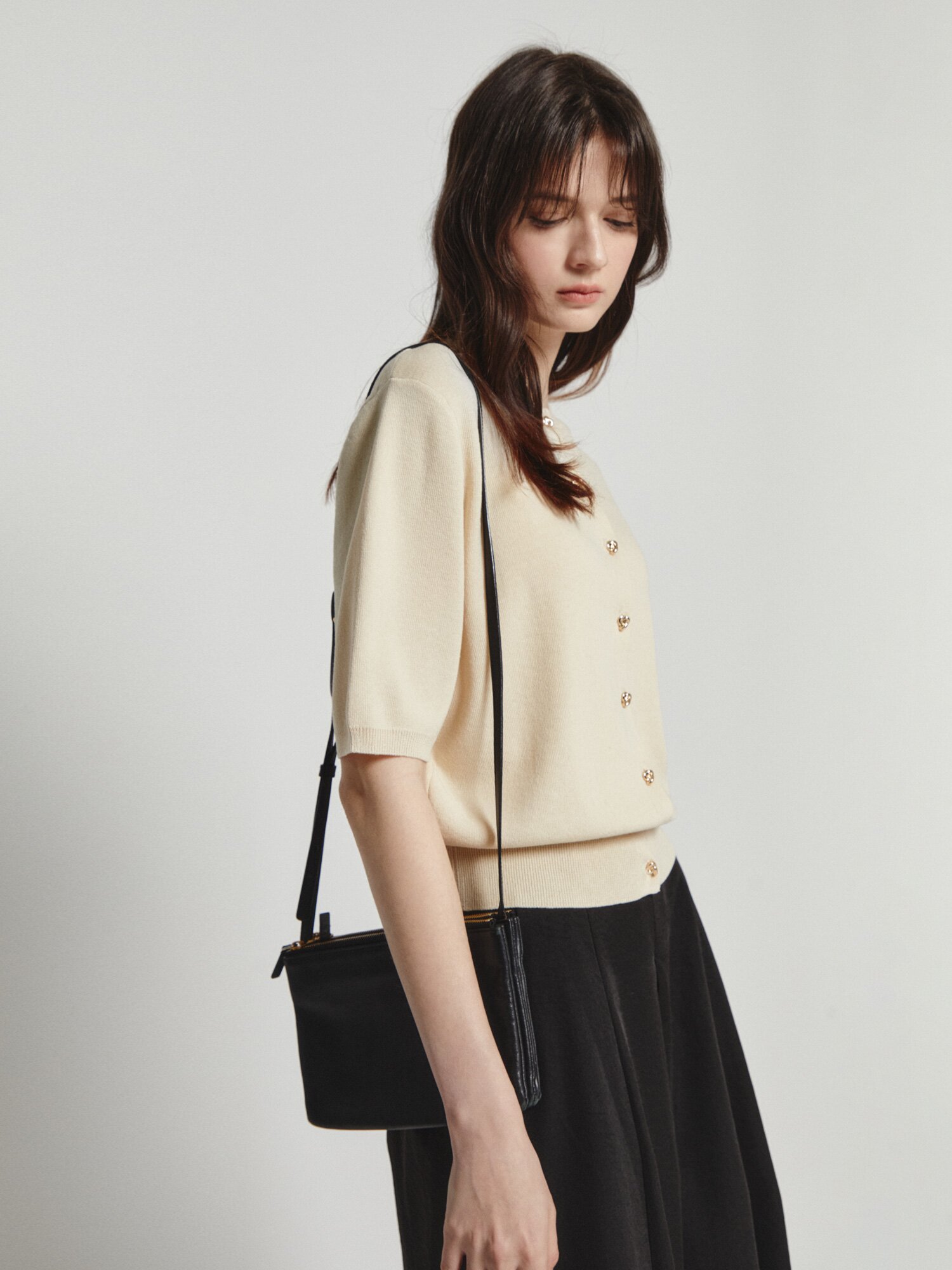 린넨 메탈 버튼 라운드넥 가디건 (CREAM)