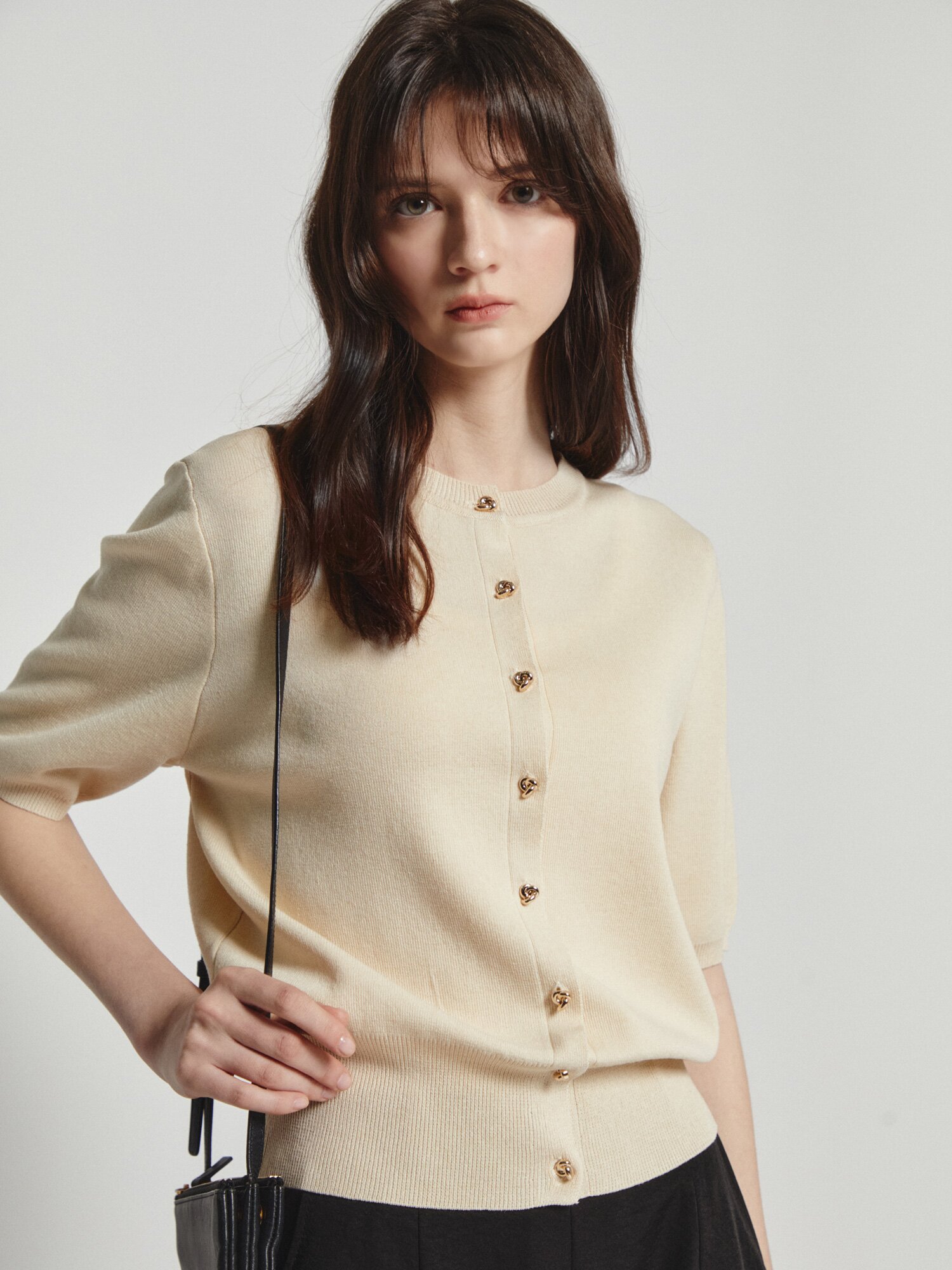 린넨 메탈 버튼 라운드넥 가디건 (CREAM)