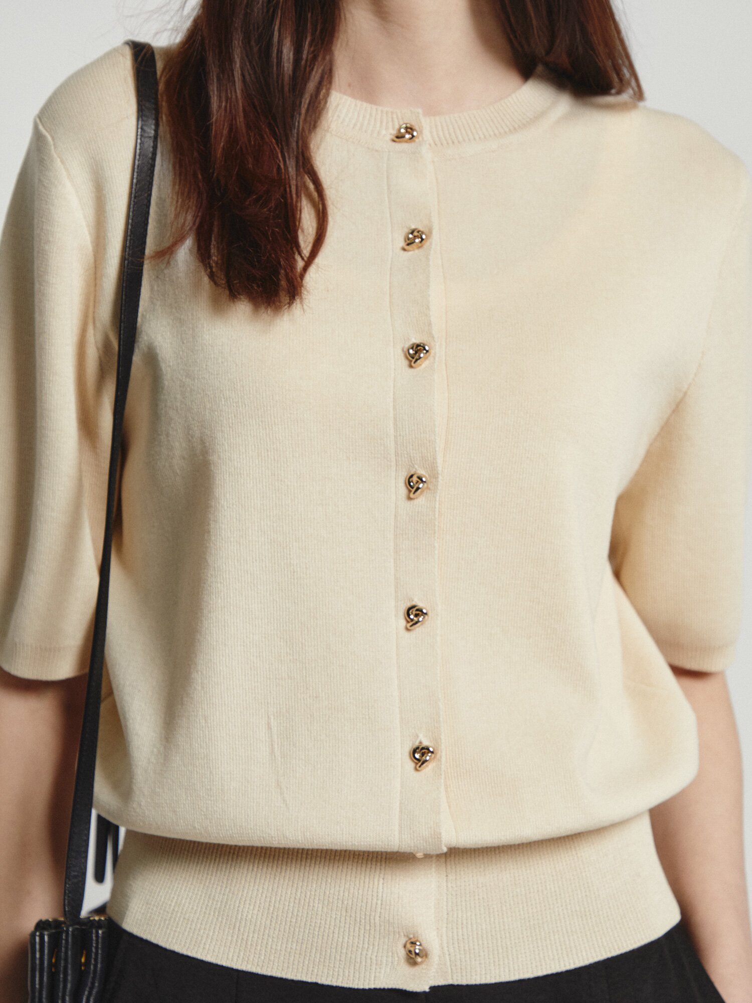 린넨 메탈 버튼 라운드넥 가디건 (CREAM)