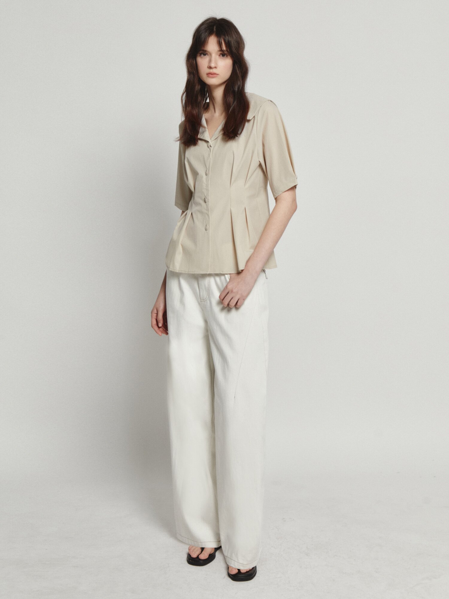 오픈 세일러 칼라 블라우스 (BEIGE)
