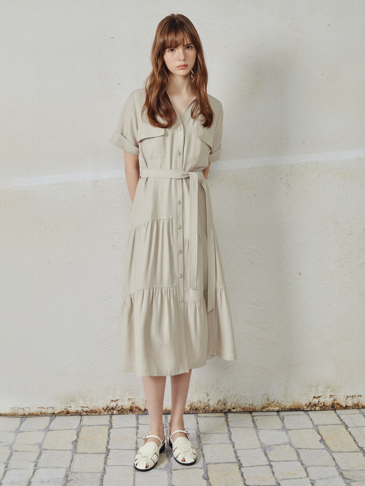 벨티드 셔링 오픈칼라 원피스 (BEIGE)