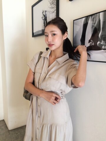 벨티드 셔링 오픈칼라 원피스 