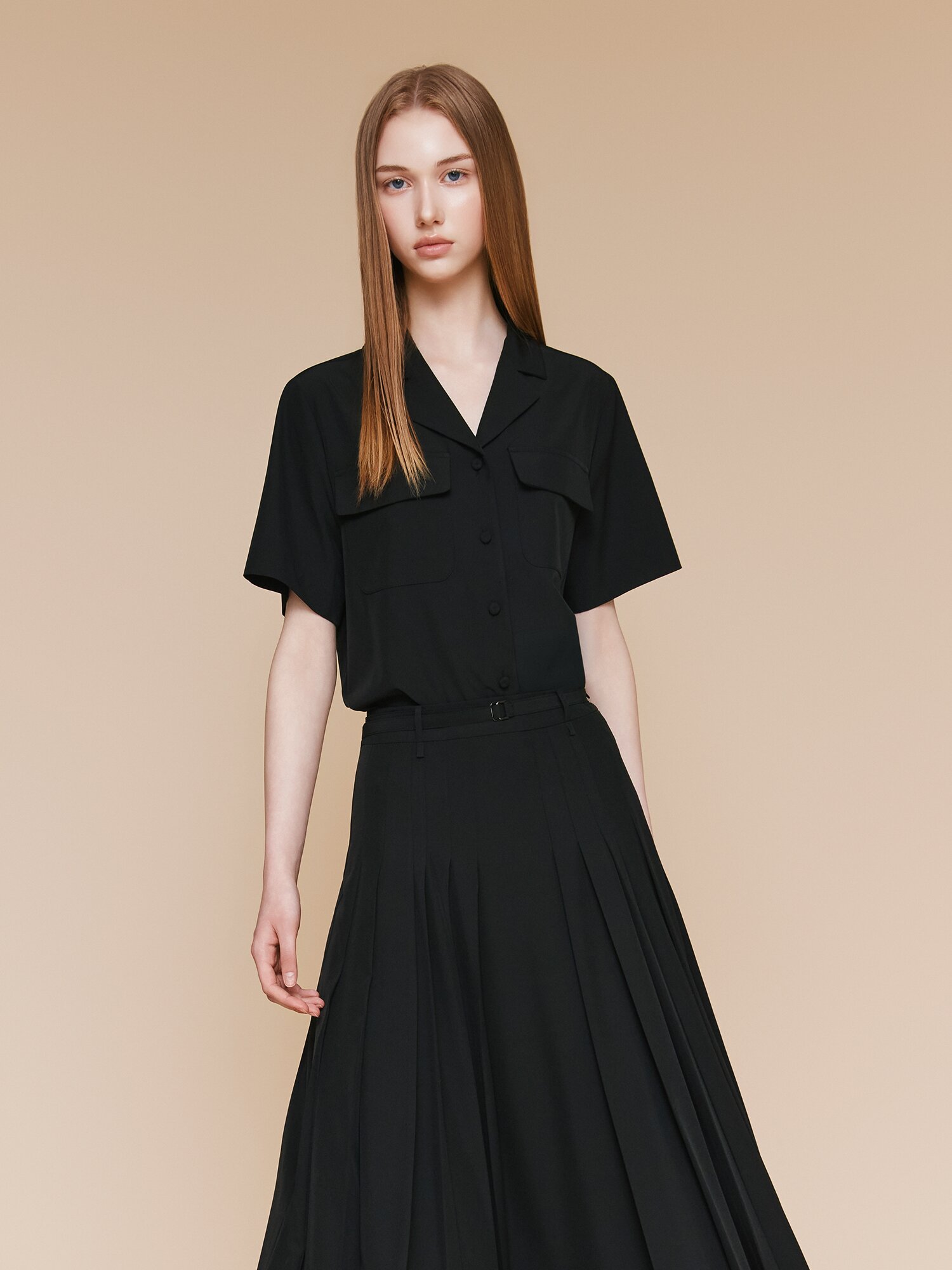 아웃 포켓 오픈 칼라 블라우스 (BLACK)
