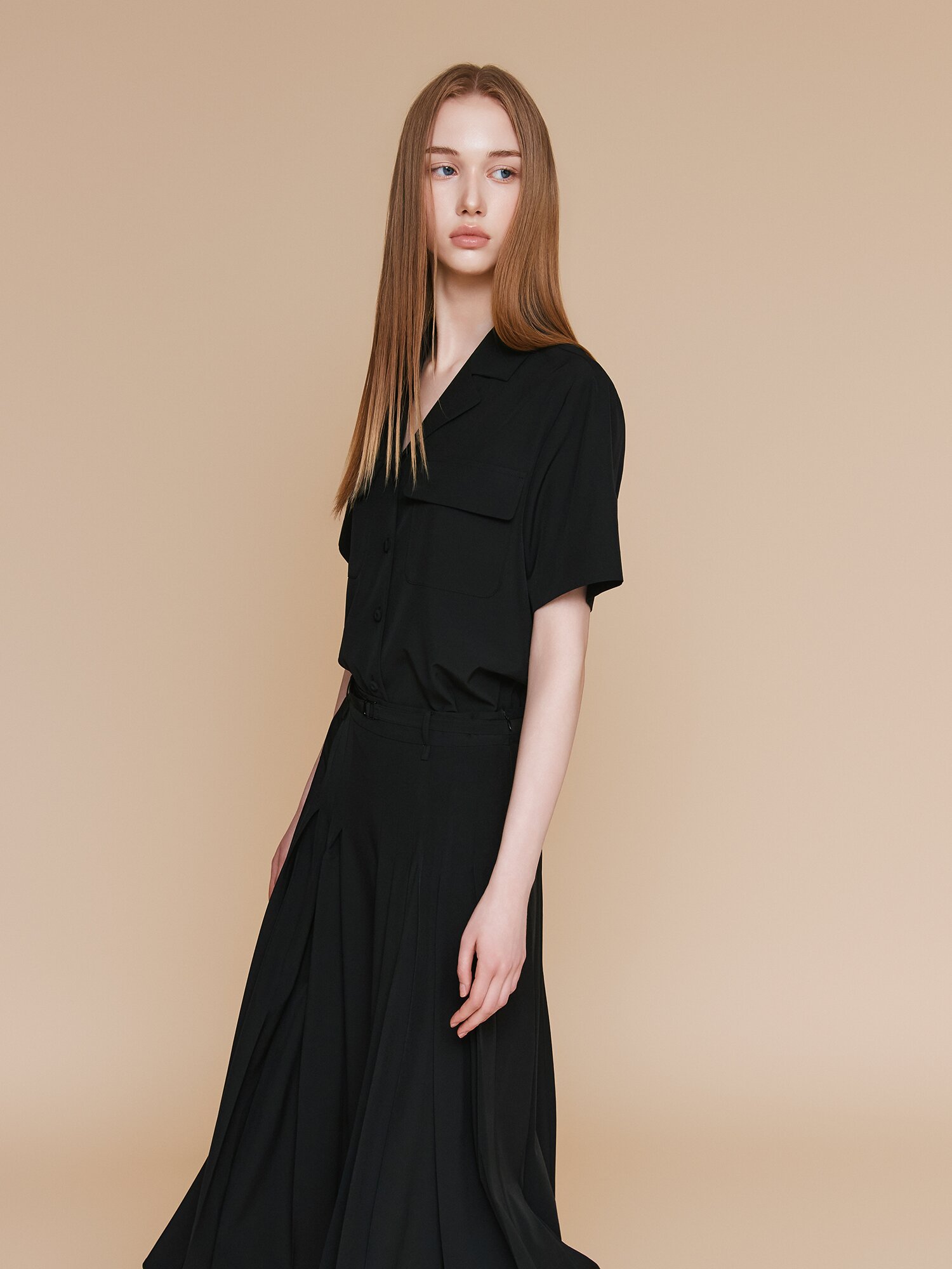 아웃 포켓 오픈 칼라 블라우스 (BLACK)